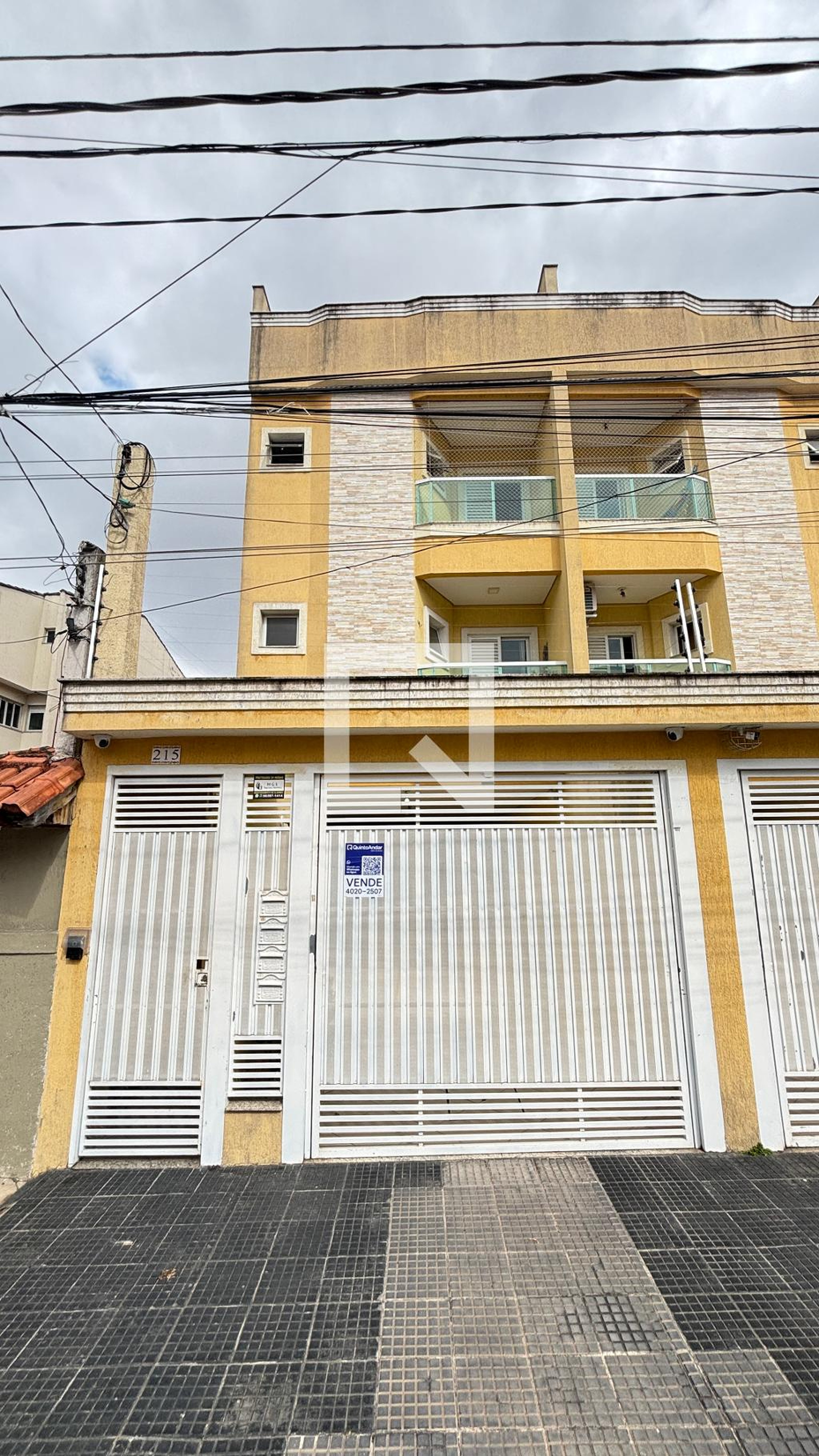 Fachada Condomínio em Alameda Calcutá, 215