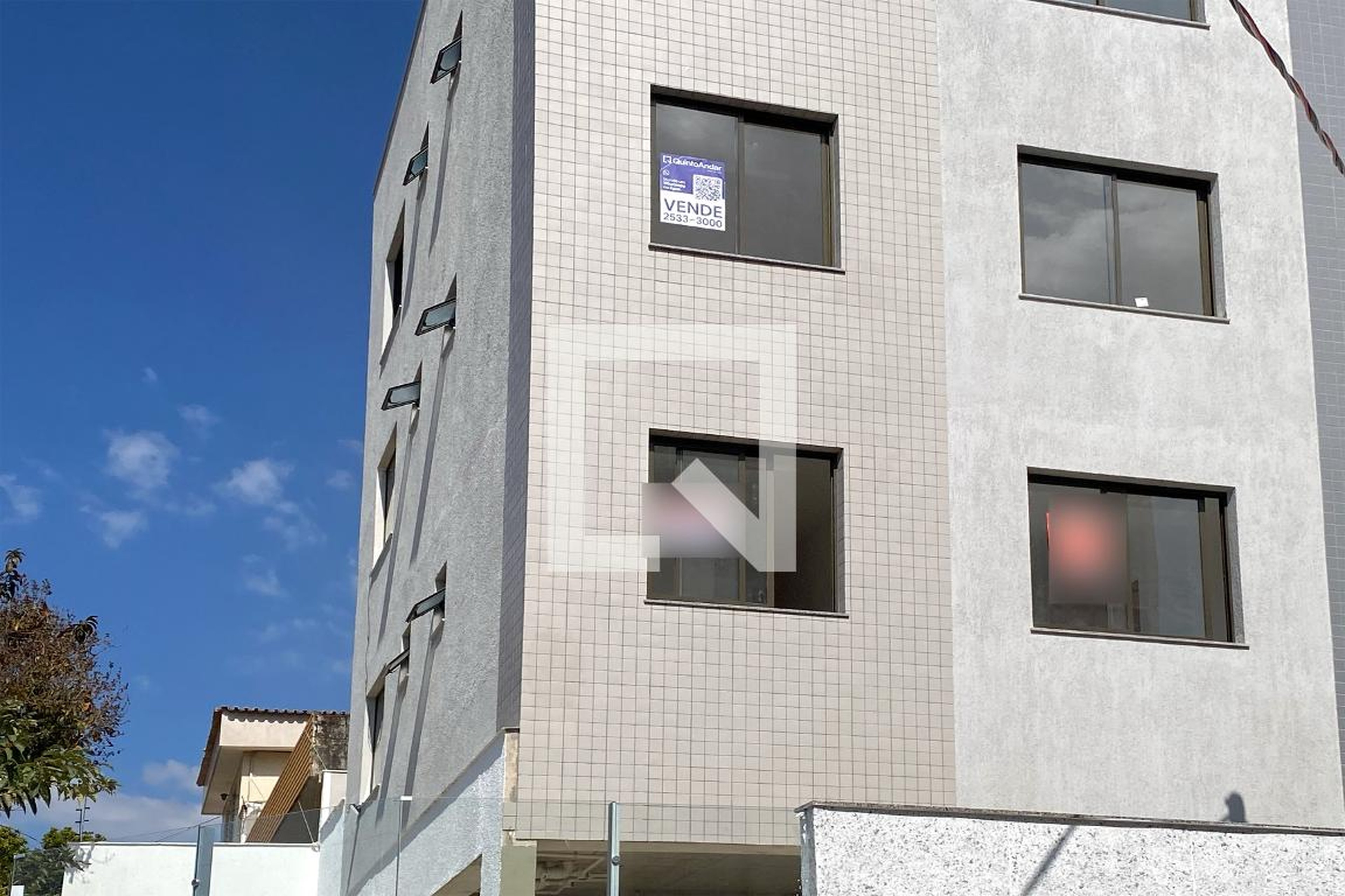 Fachada Condomínio em Rua Daniel de Carvalho, 1903