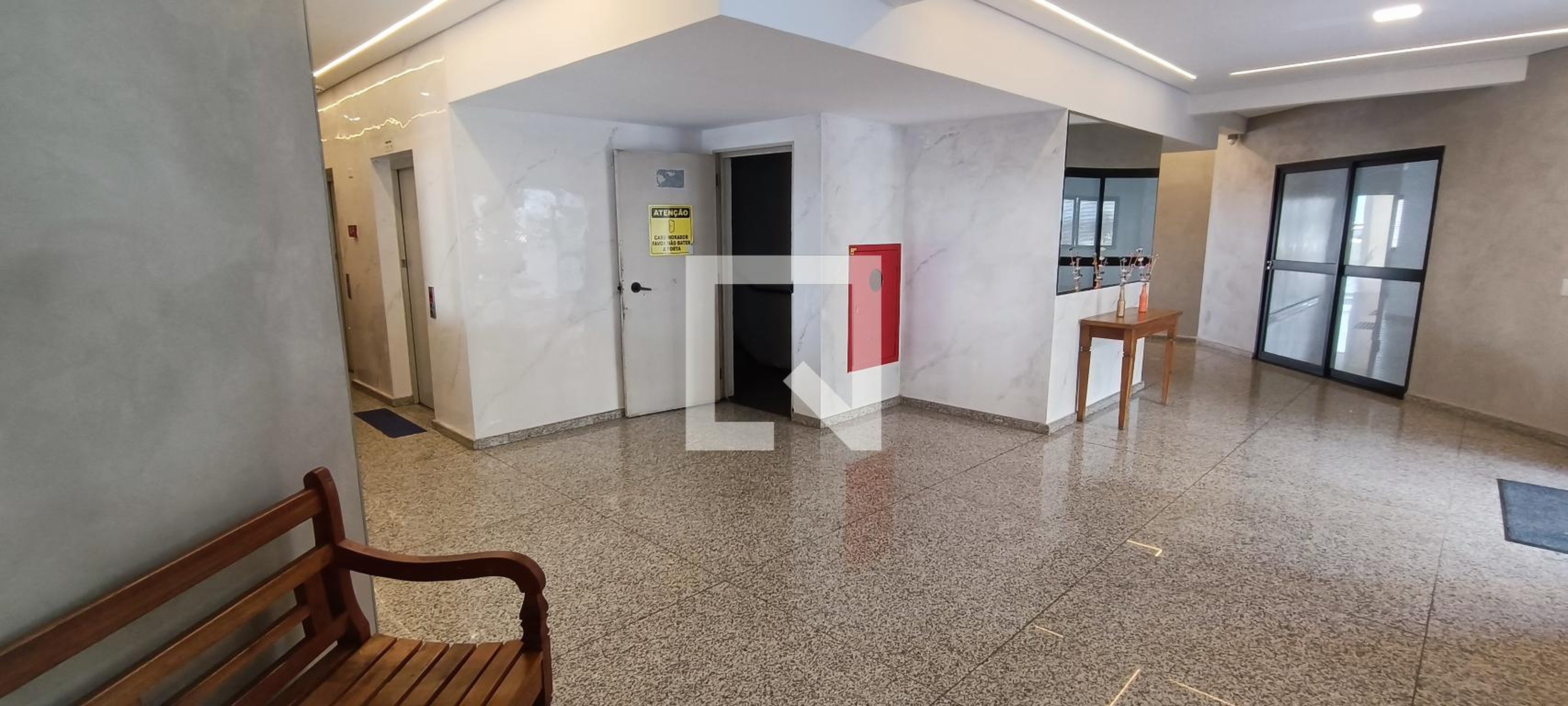 Hall - Pitangueira I