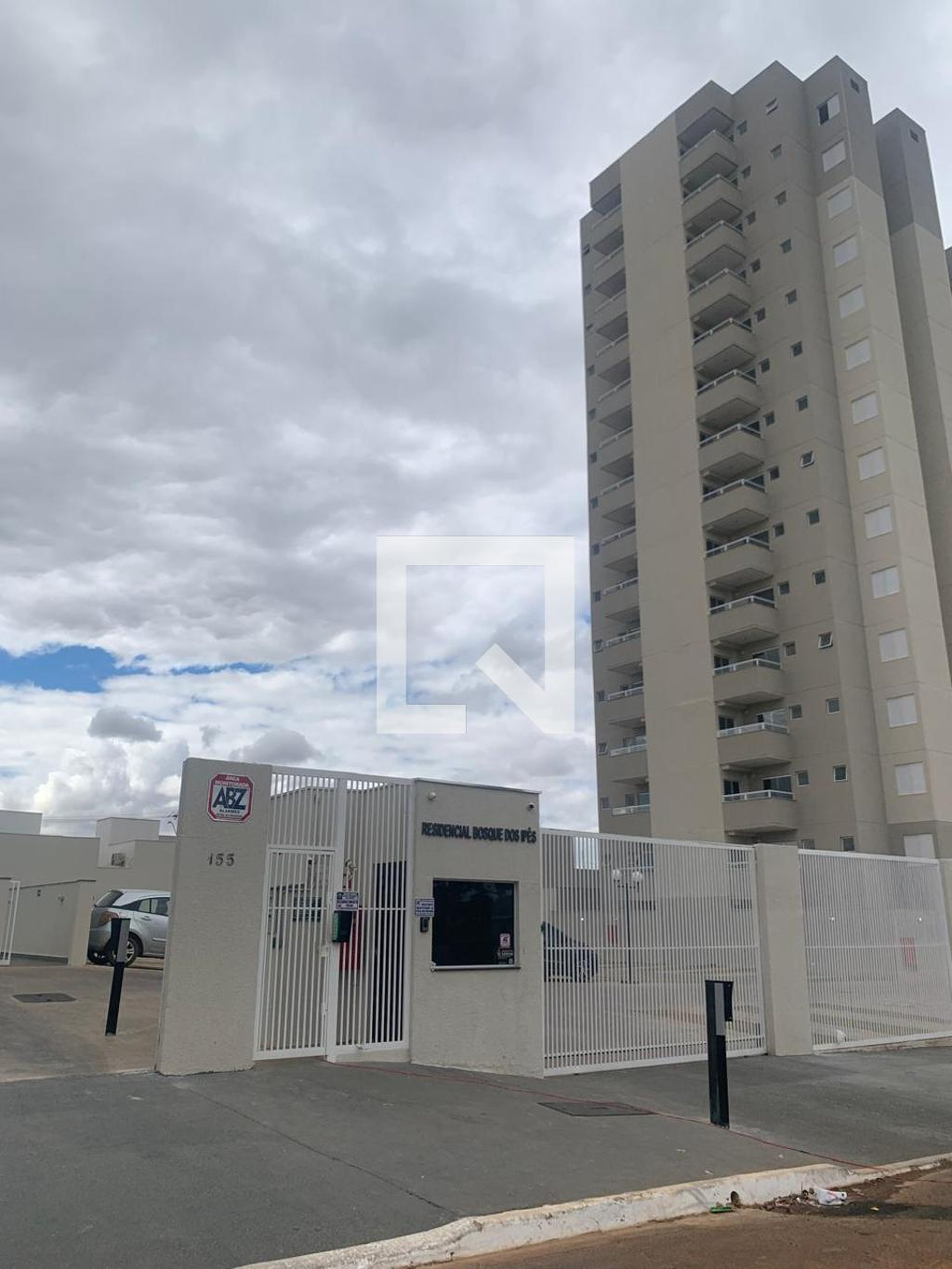 Fachada do Condomínio Residencial Bosque dos Ipês