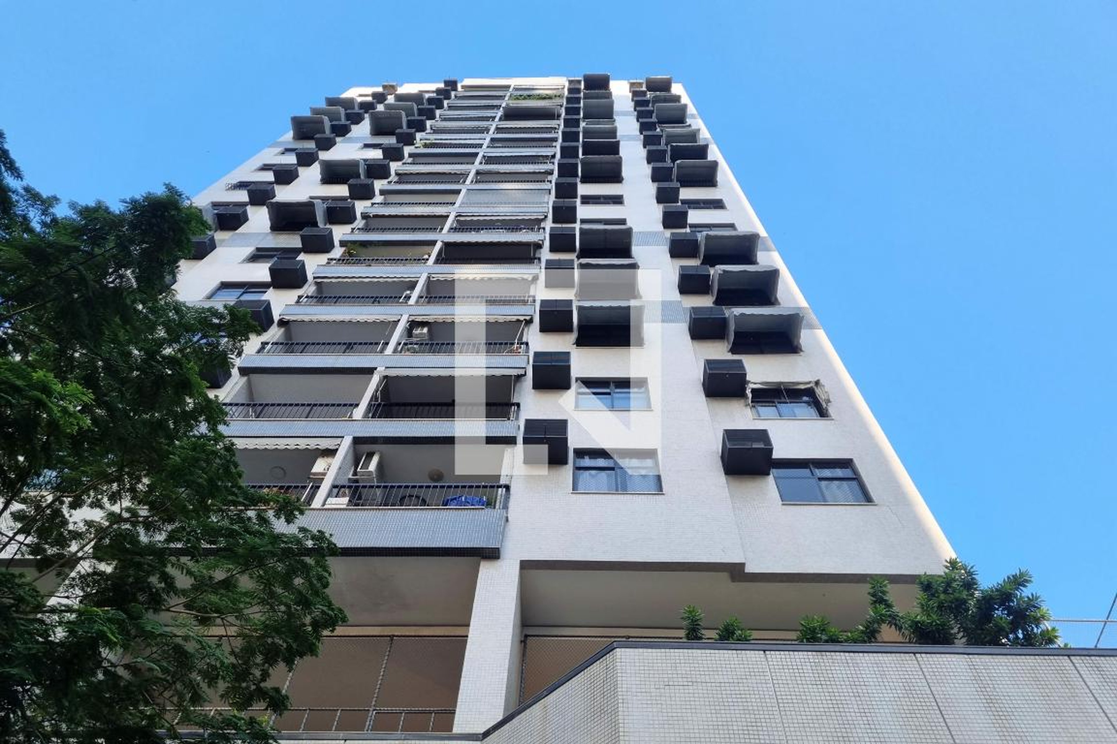 Fachada Condomínio em Praia Canto do Rio, 204