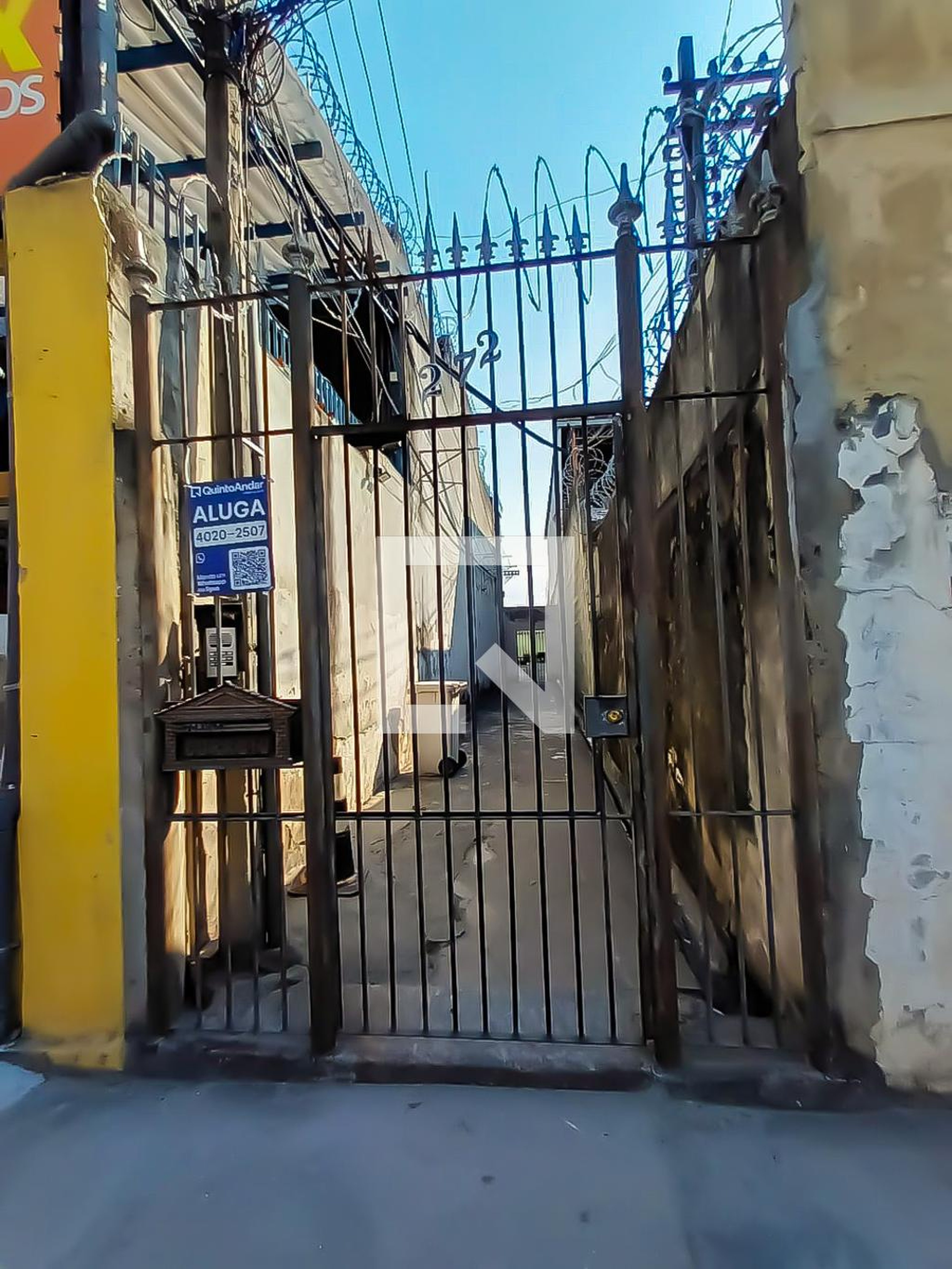 Fachada Condomínio em Rua Adolfo Bergamini, 272