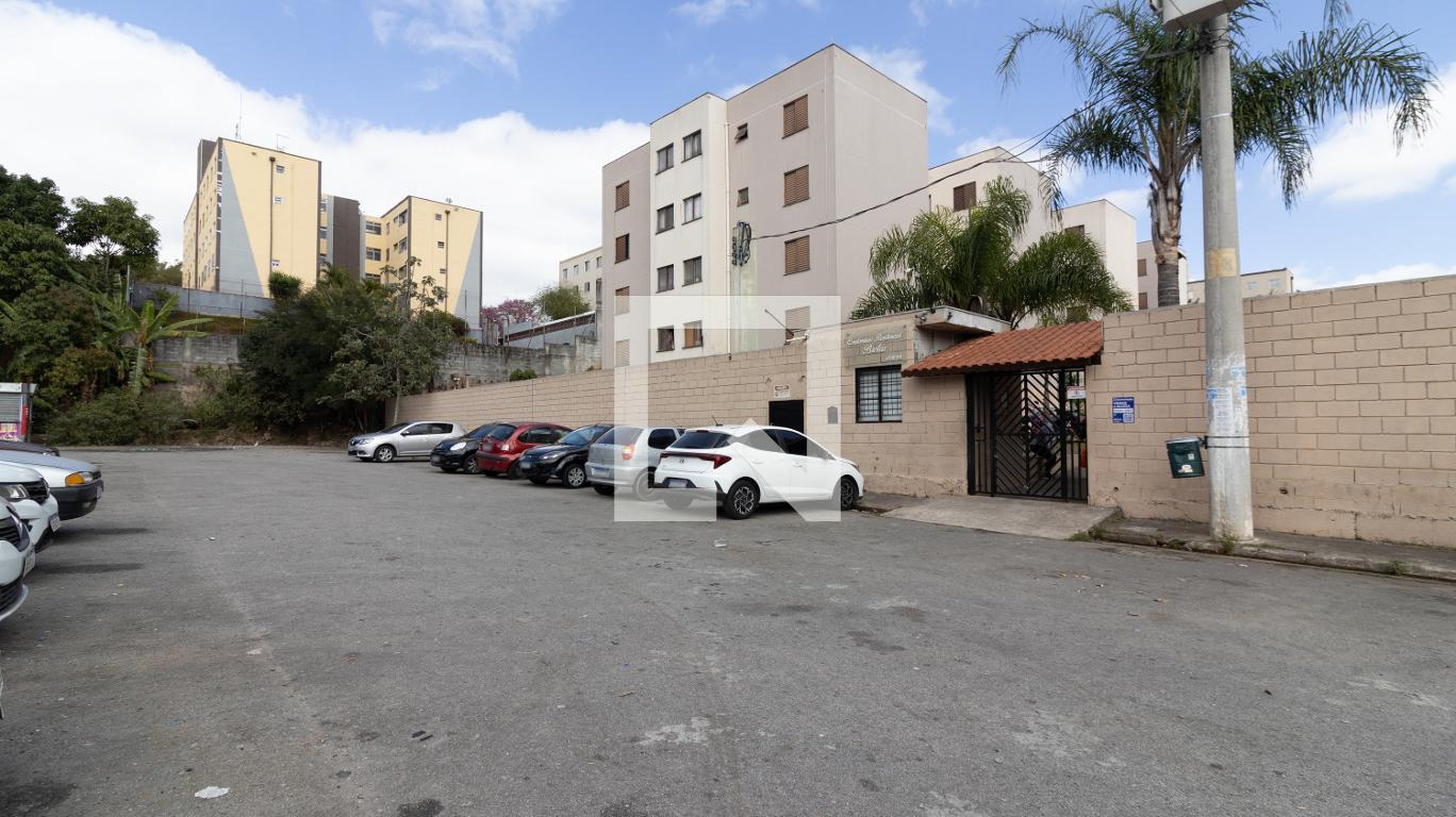 Fachada Condomínio em Rua Antônio Valencia, 92