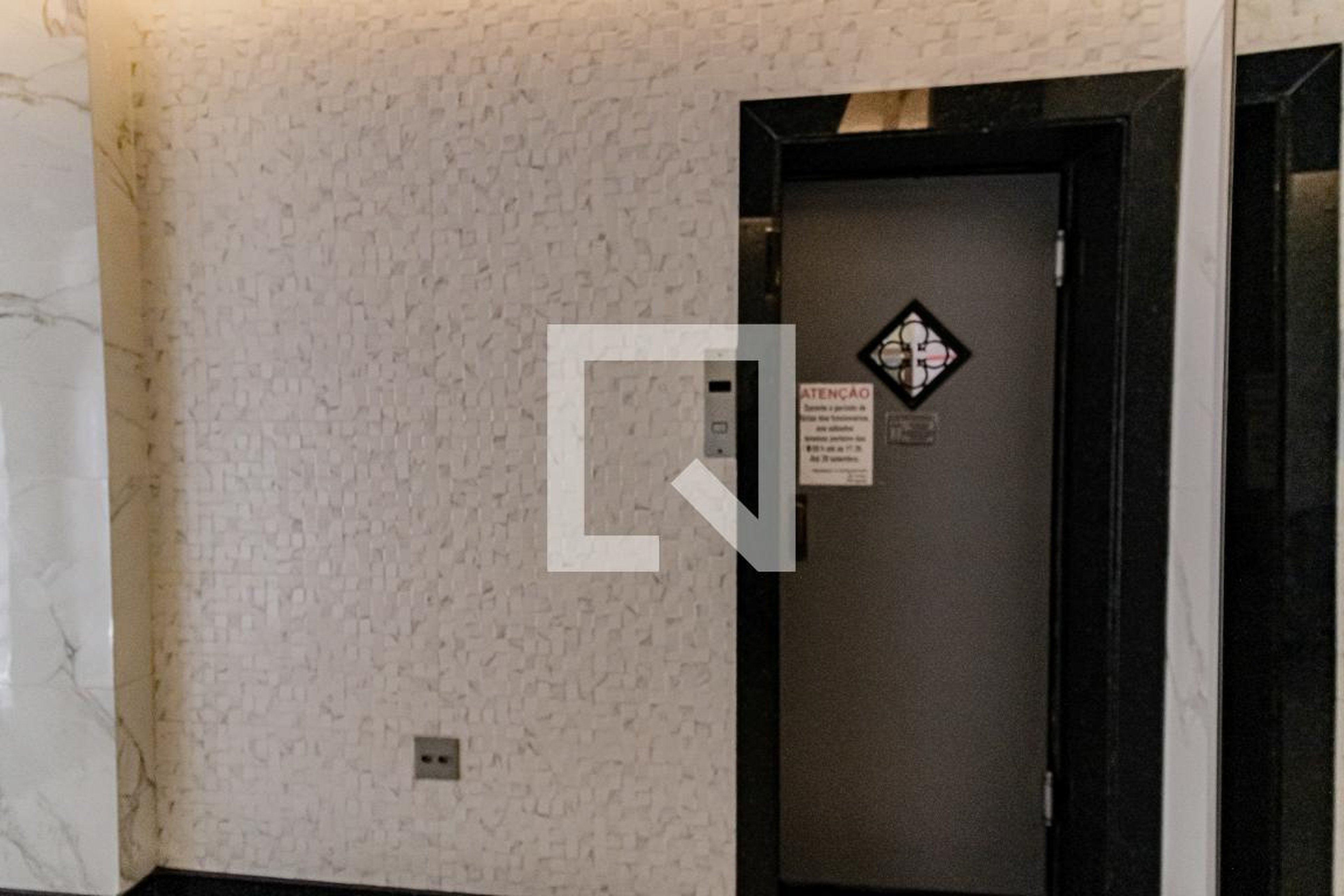 Elevador - Edifício Tirolesa