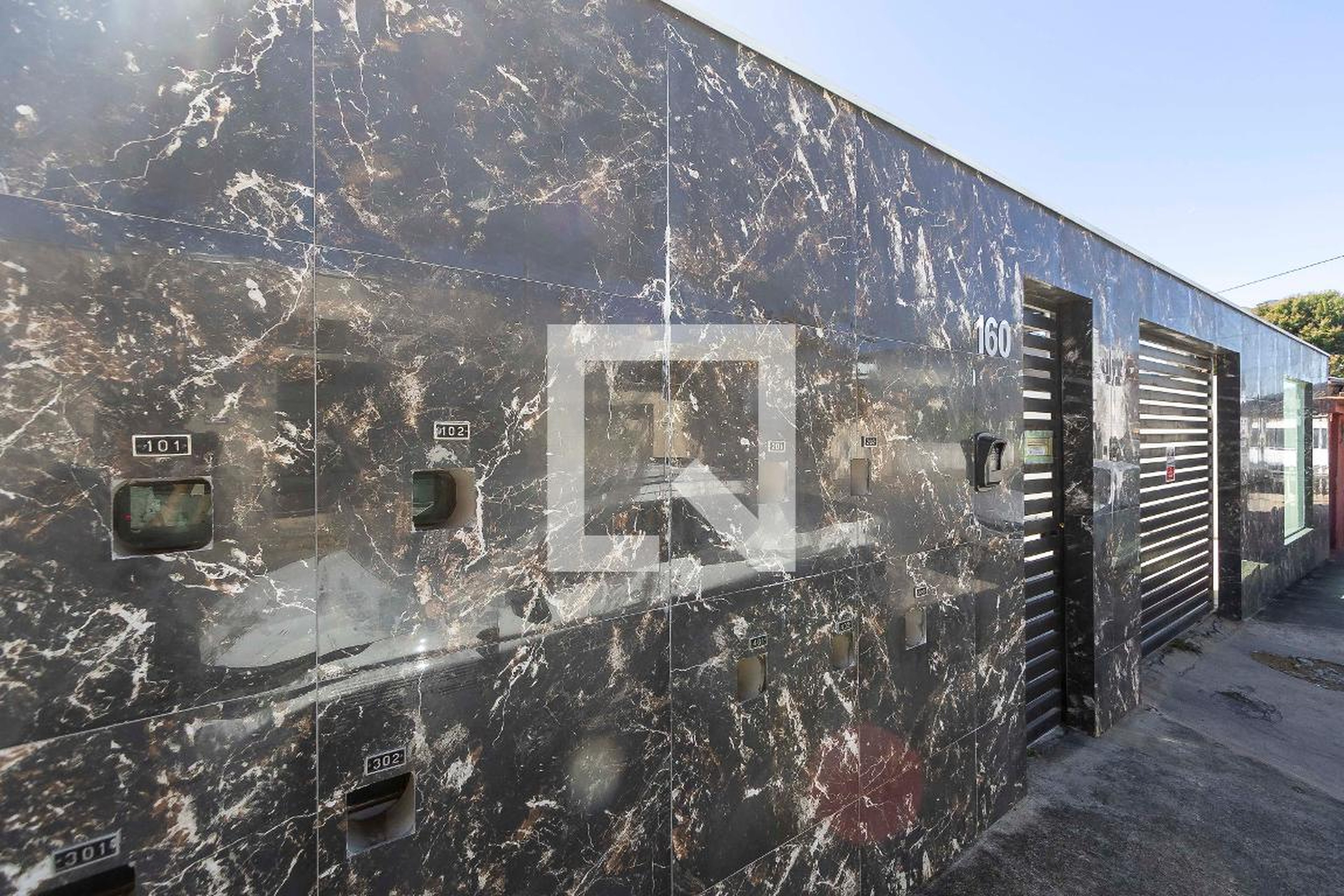 Fachada Condomínio em Rua Professora Afonsina Machado, 160