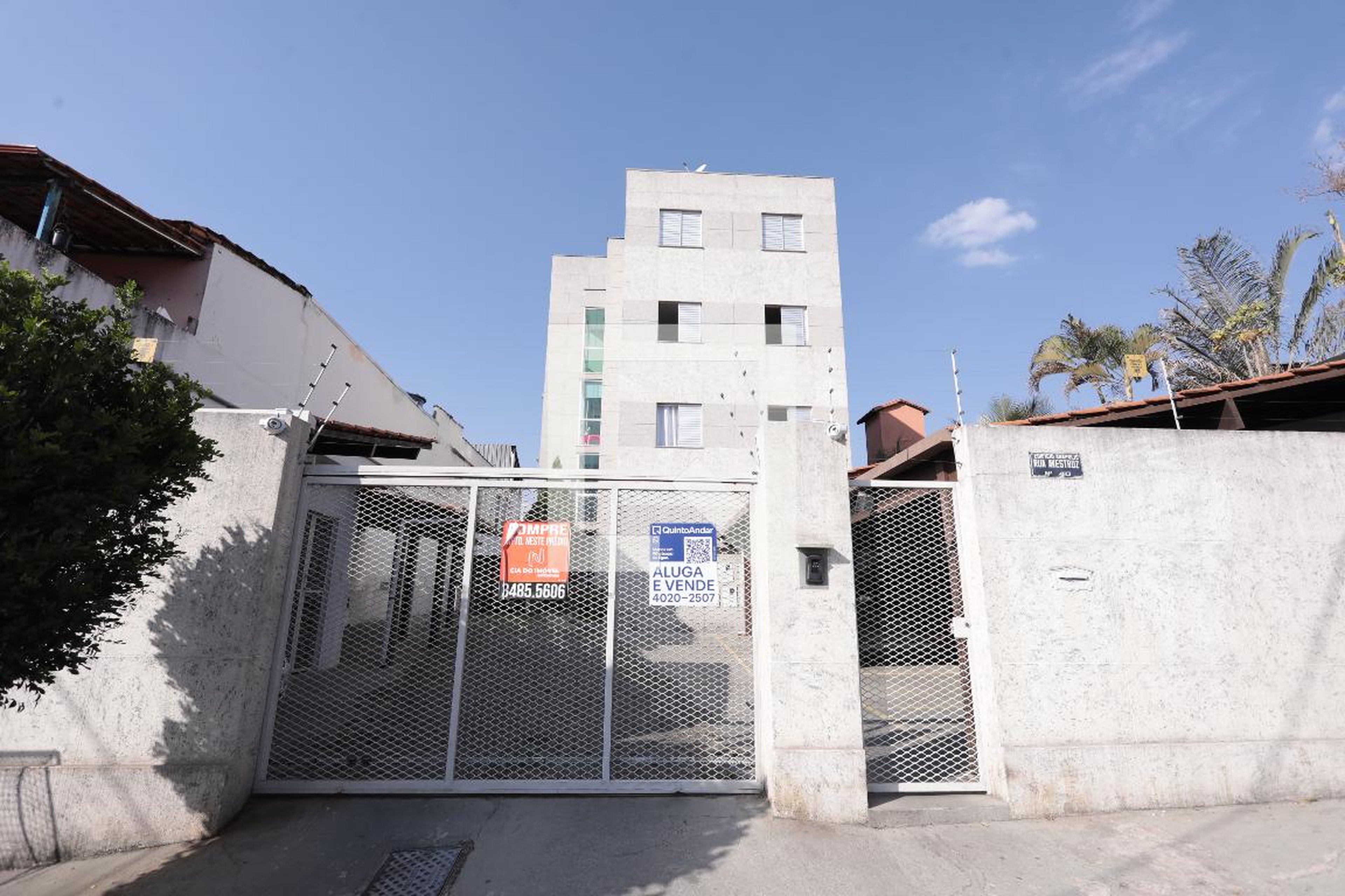 Fachada Condomínio em Rua Avestruz, 40