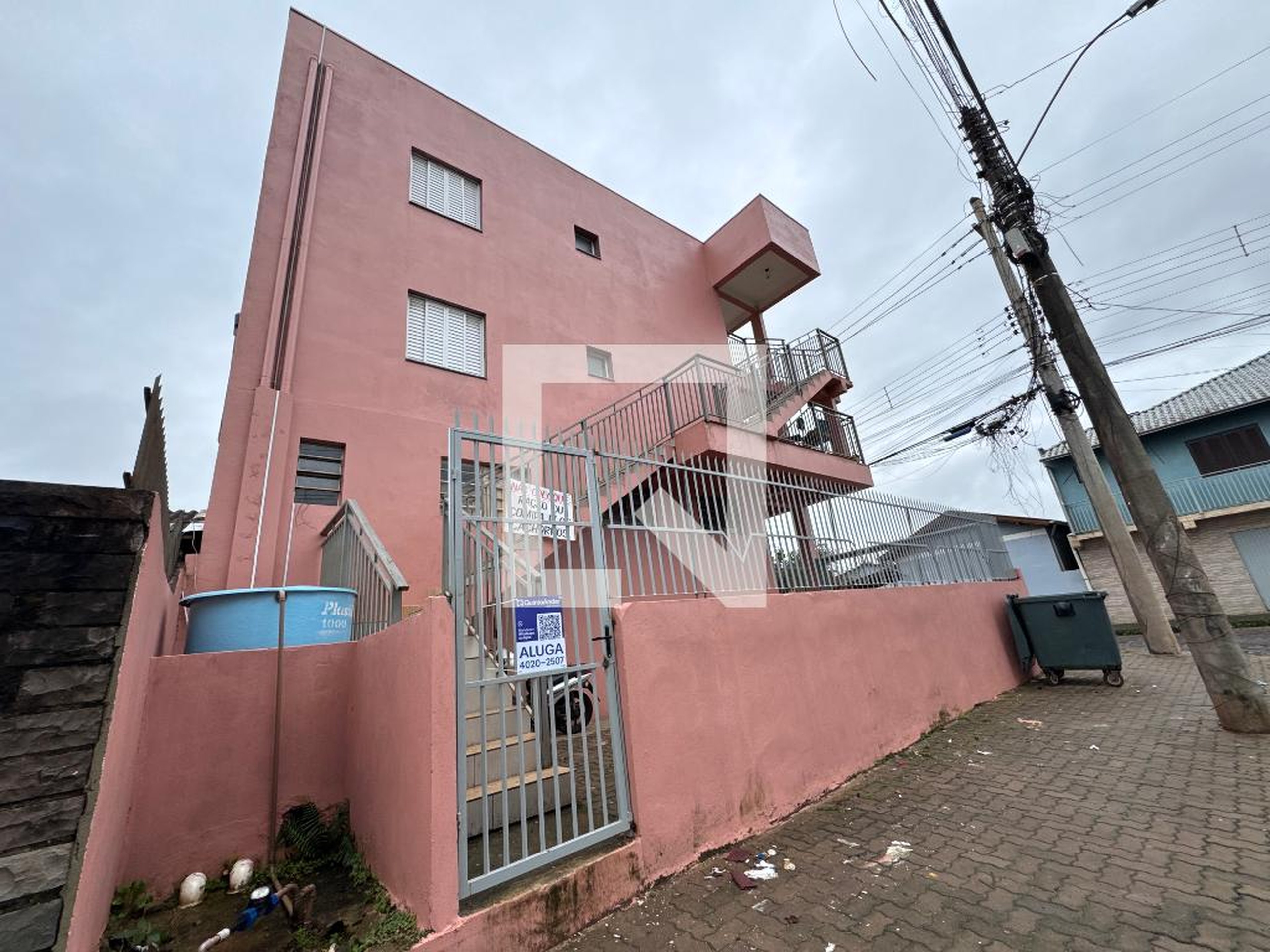 Fachada Condomínio em Rua Edmundo Félix Nunes, 240