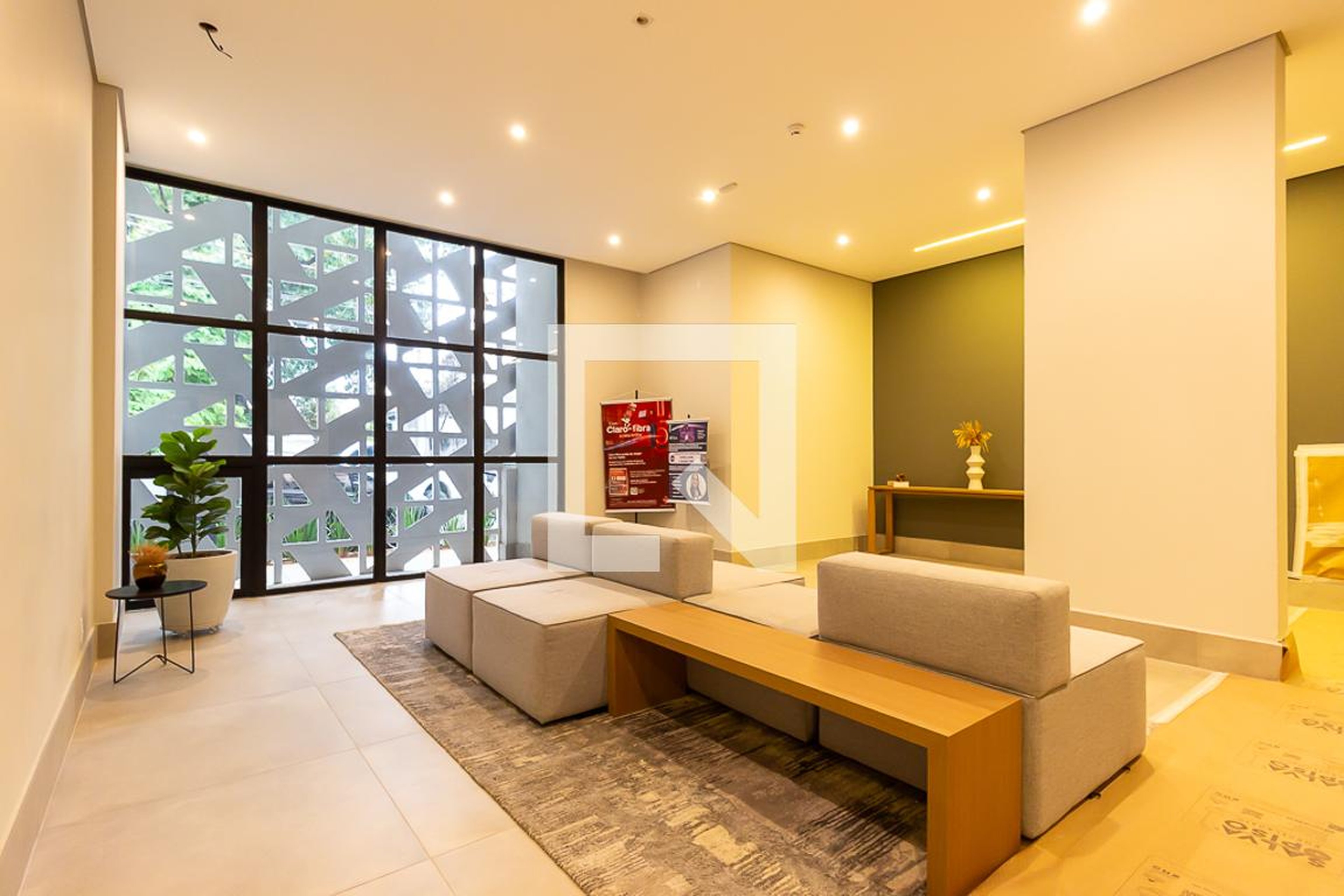 Hall - My One Estação Brooklyn