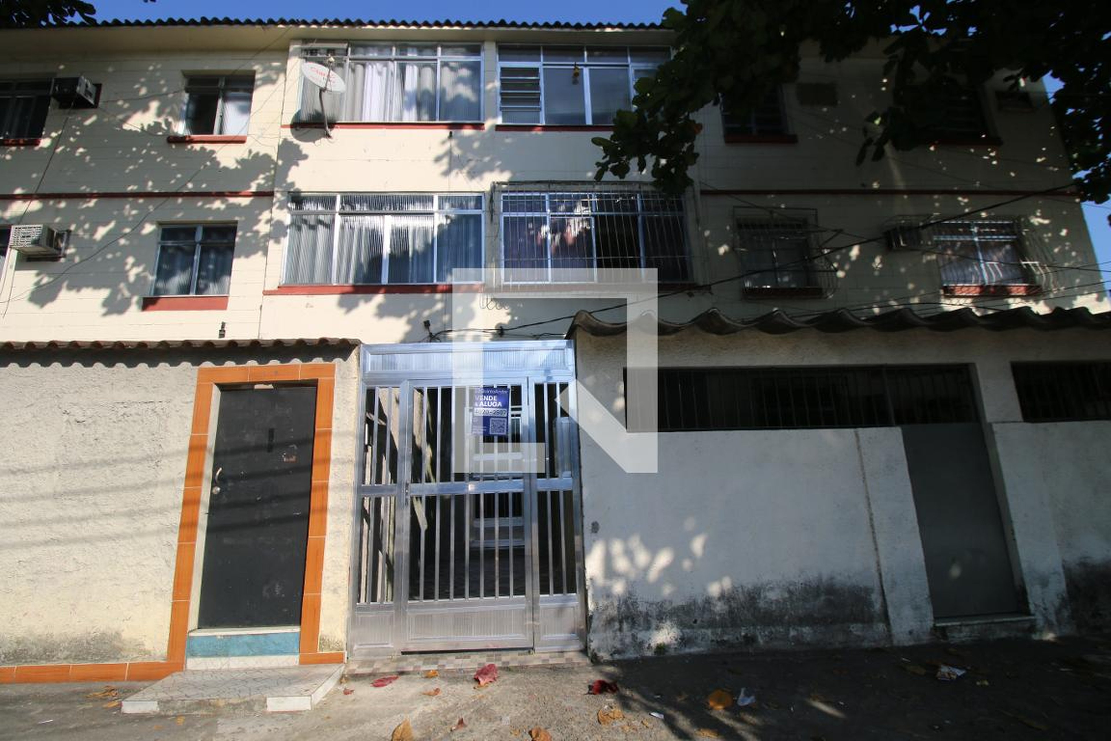 Fachada do Prédio Condomínio em Rua Joaquim Loureiro, 92