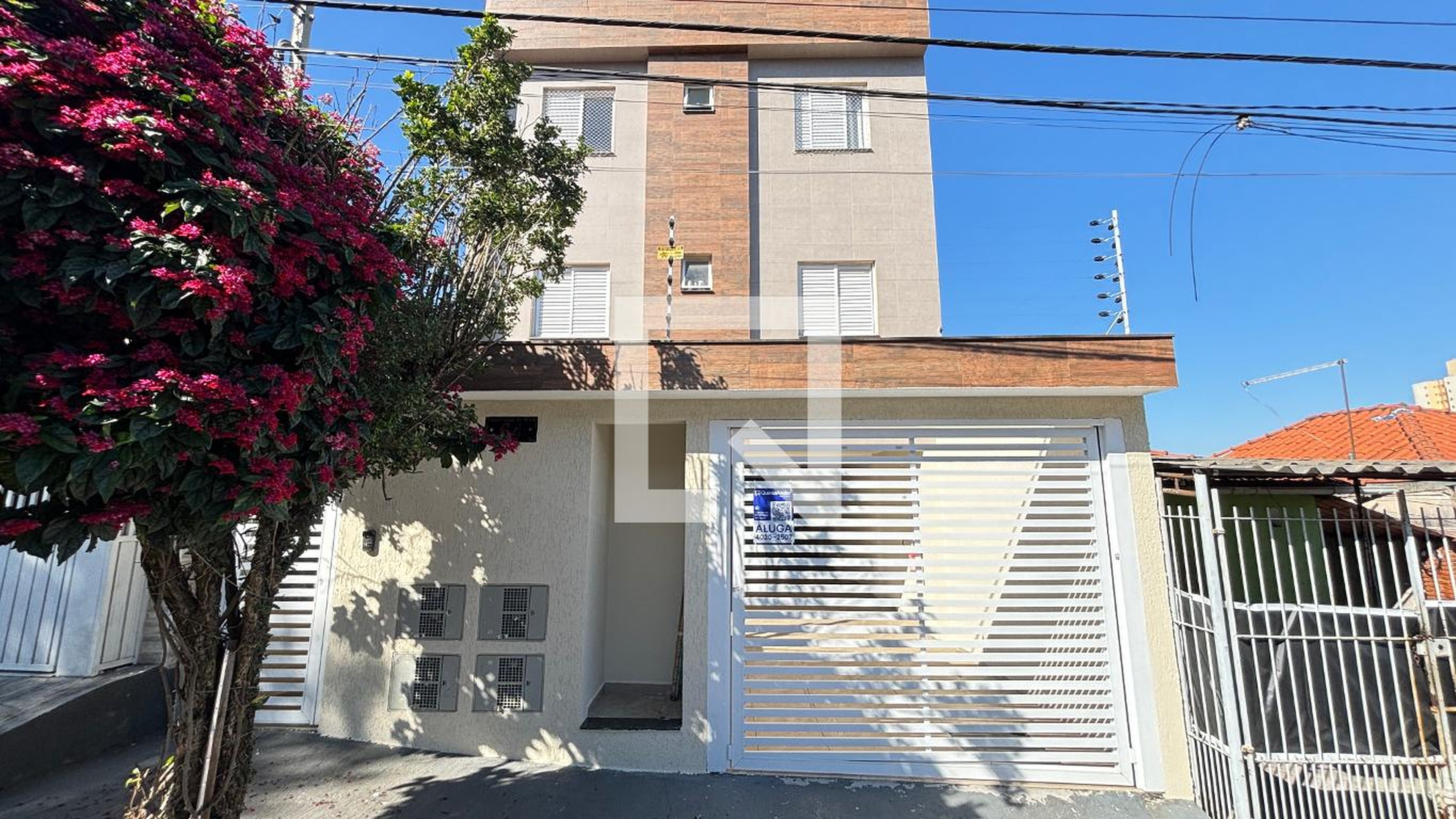 Fachada Condomínio em Rua Eubeia, 64