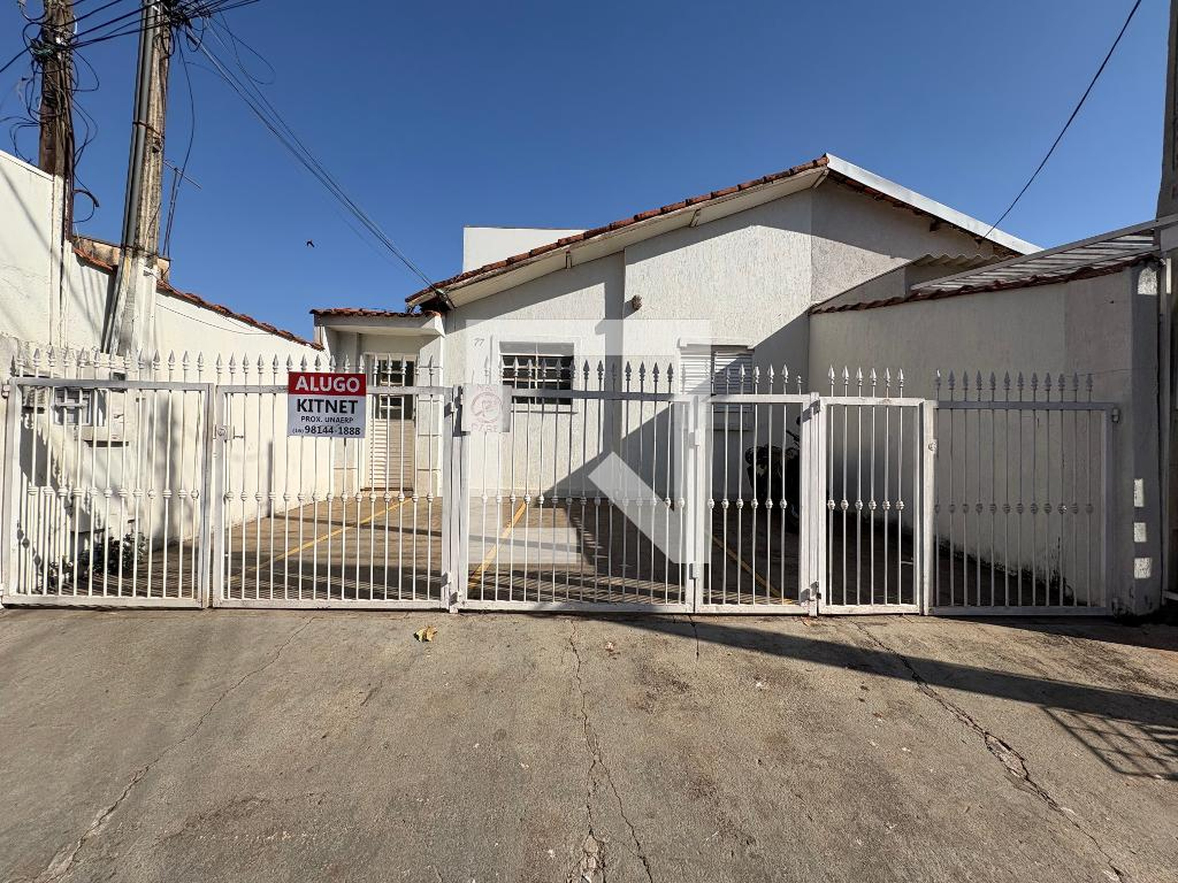 Fachada Condomínio em Rua Ângelo Belini Neto, 77