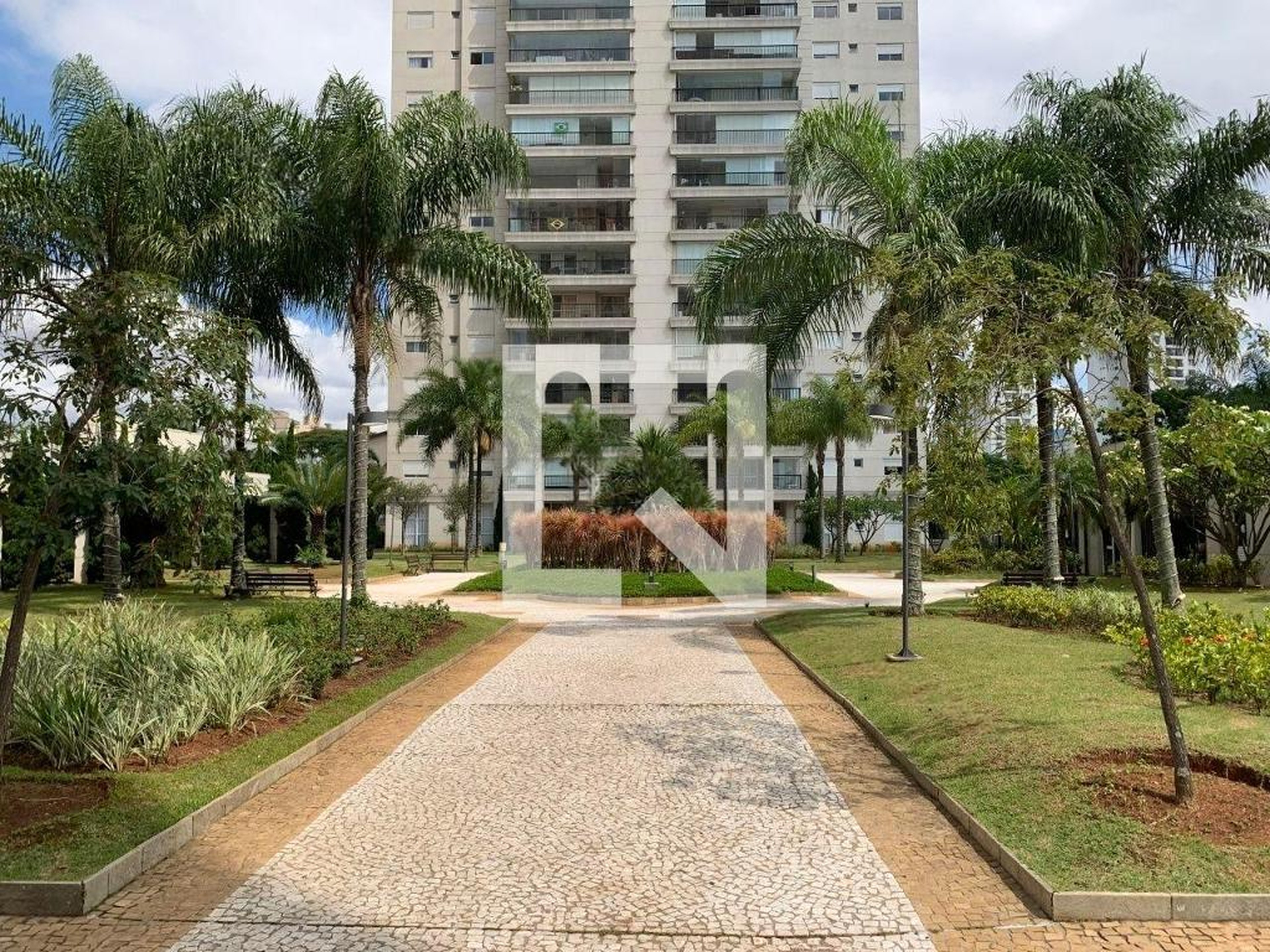 Fachada Condomínio em Rua Catarina Braida, 395