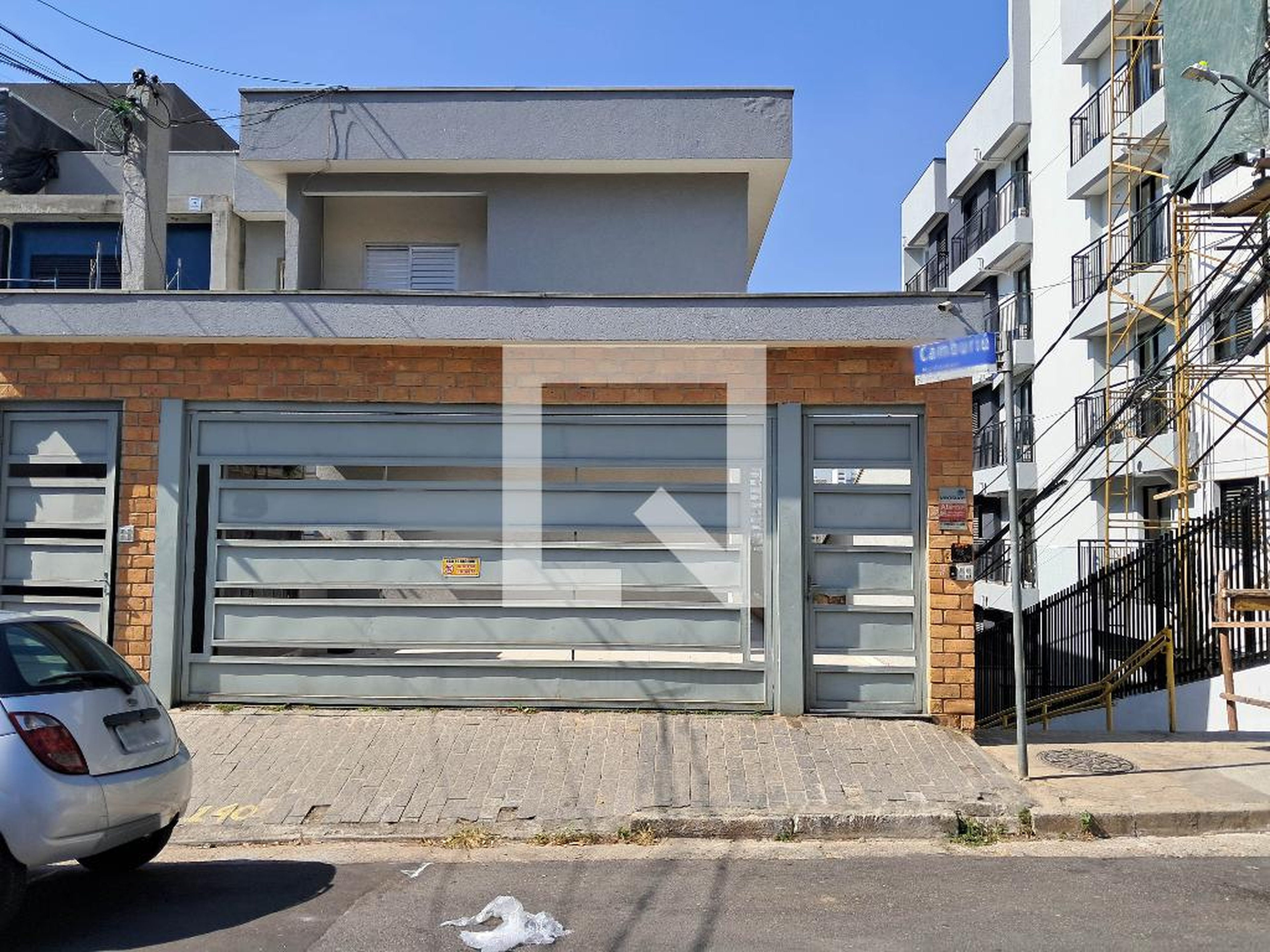 Fachada Condomínio em Rua Camburiú, 577