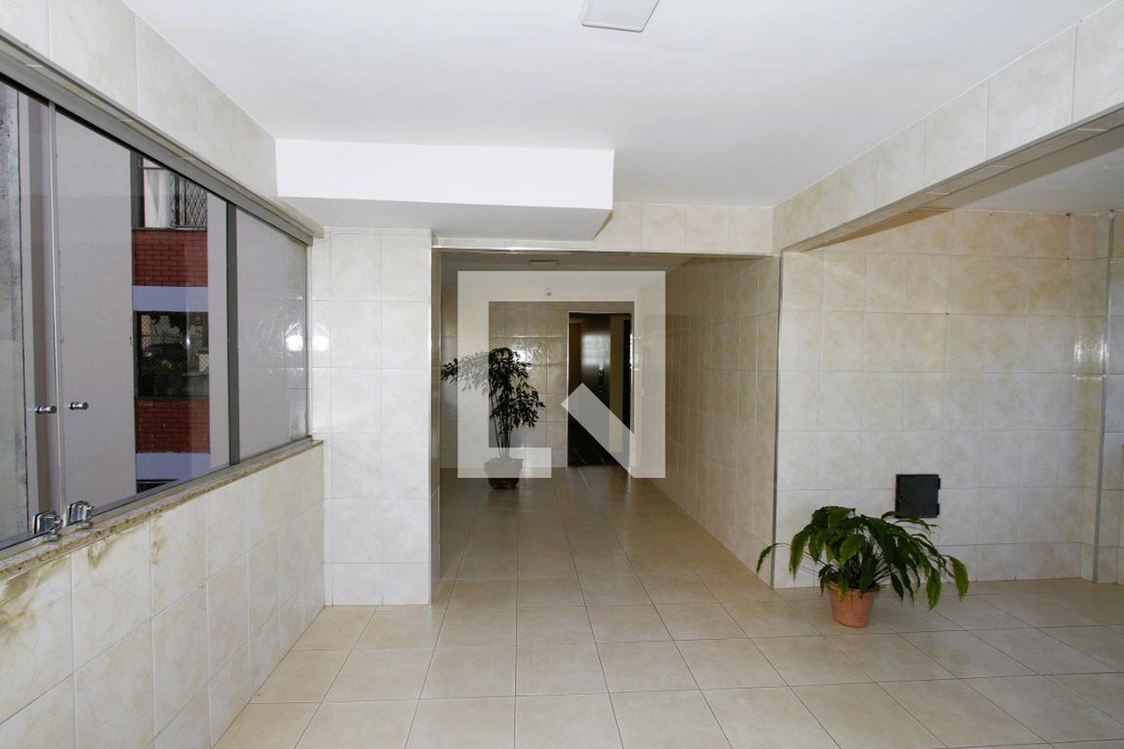 Hall - null