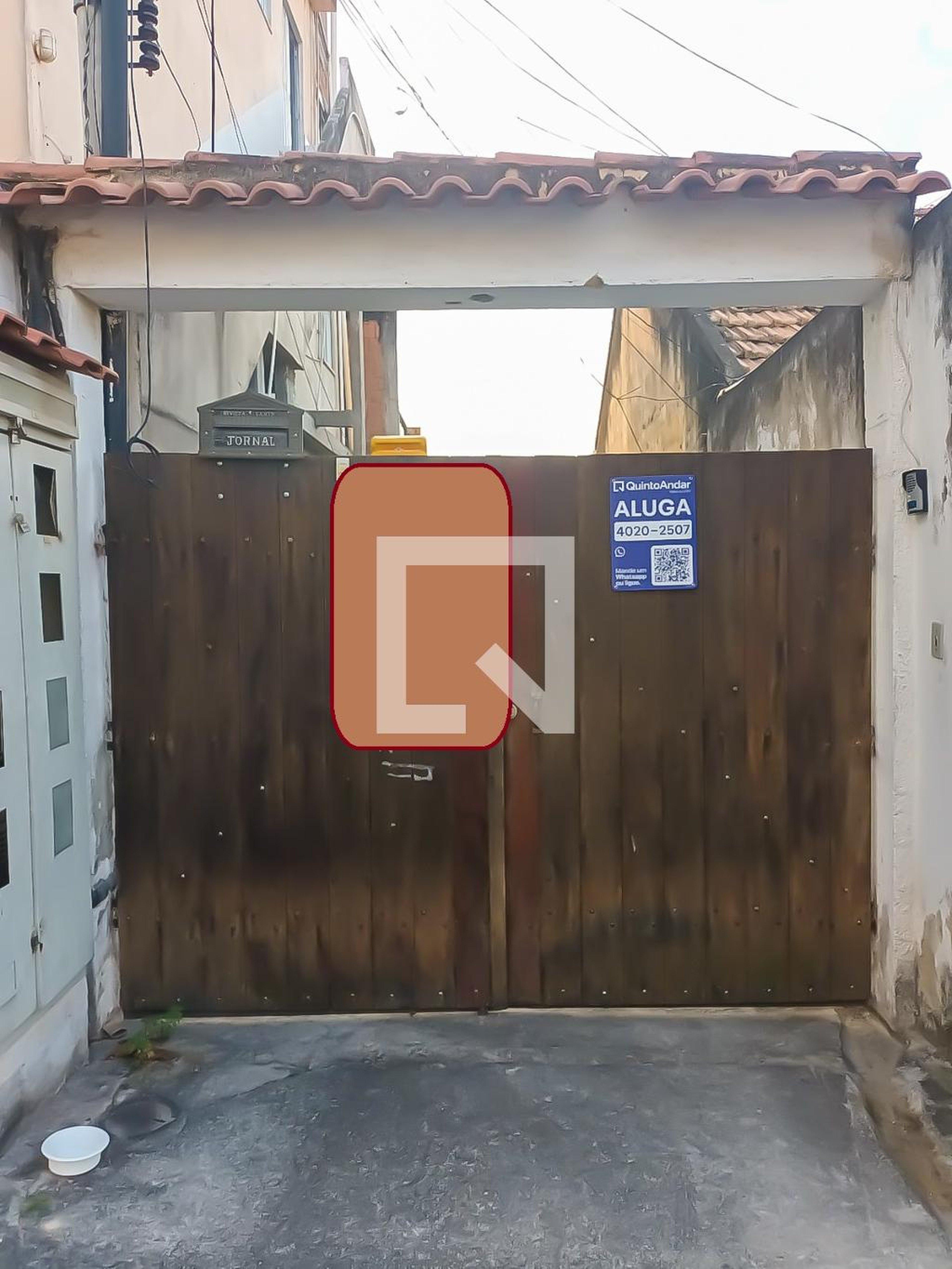 Fachada Condomínio em Rua Jacinto Rebelo, 72