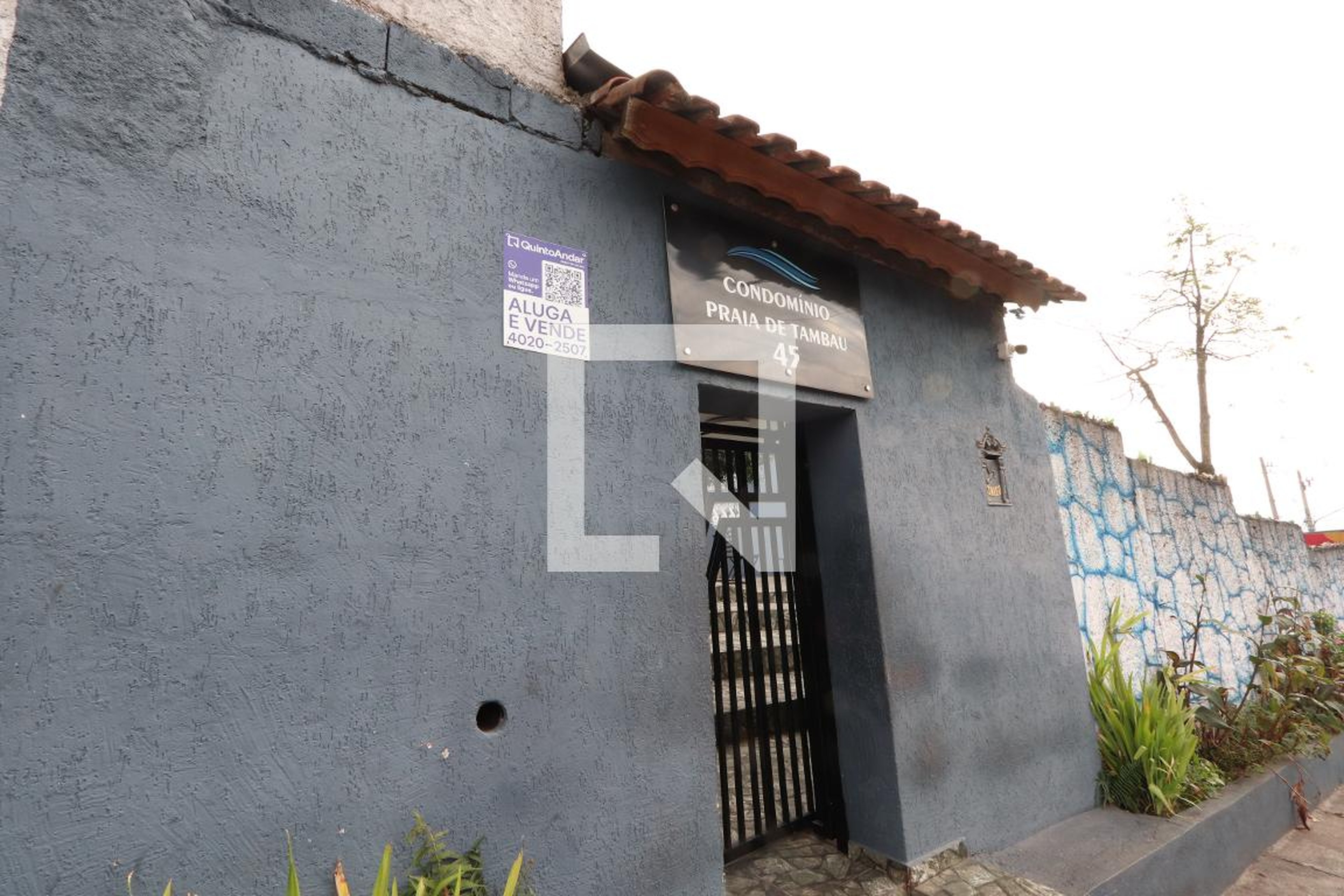 Entrada Condomínio em Rua Francisco Mignone, 45