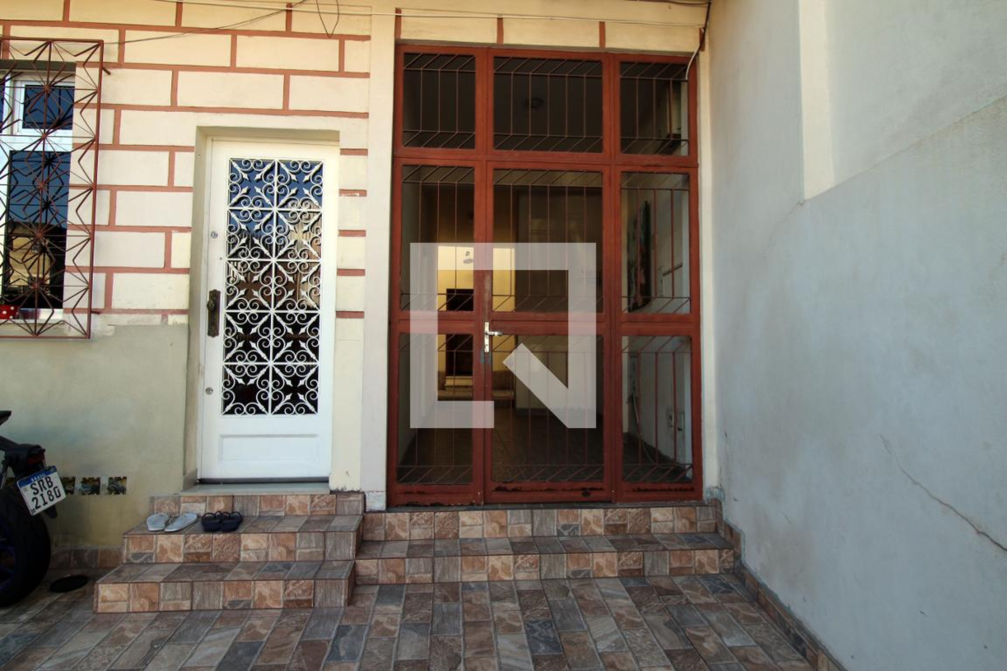 Hall de entrada Condomínio em Rua Inobi, 239