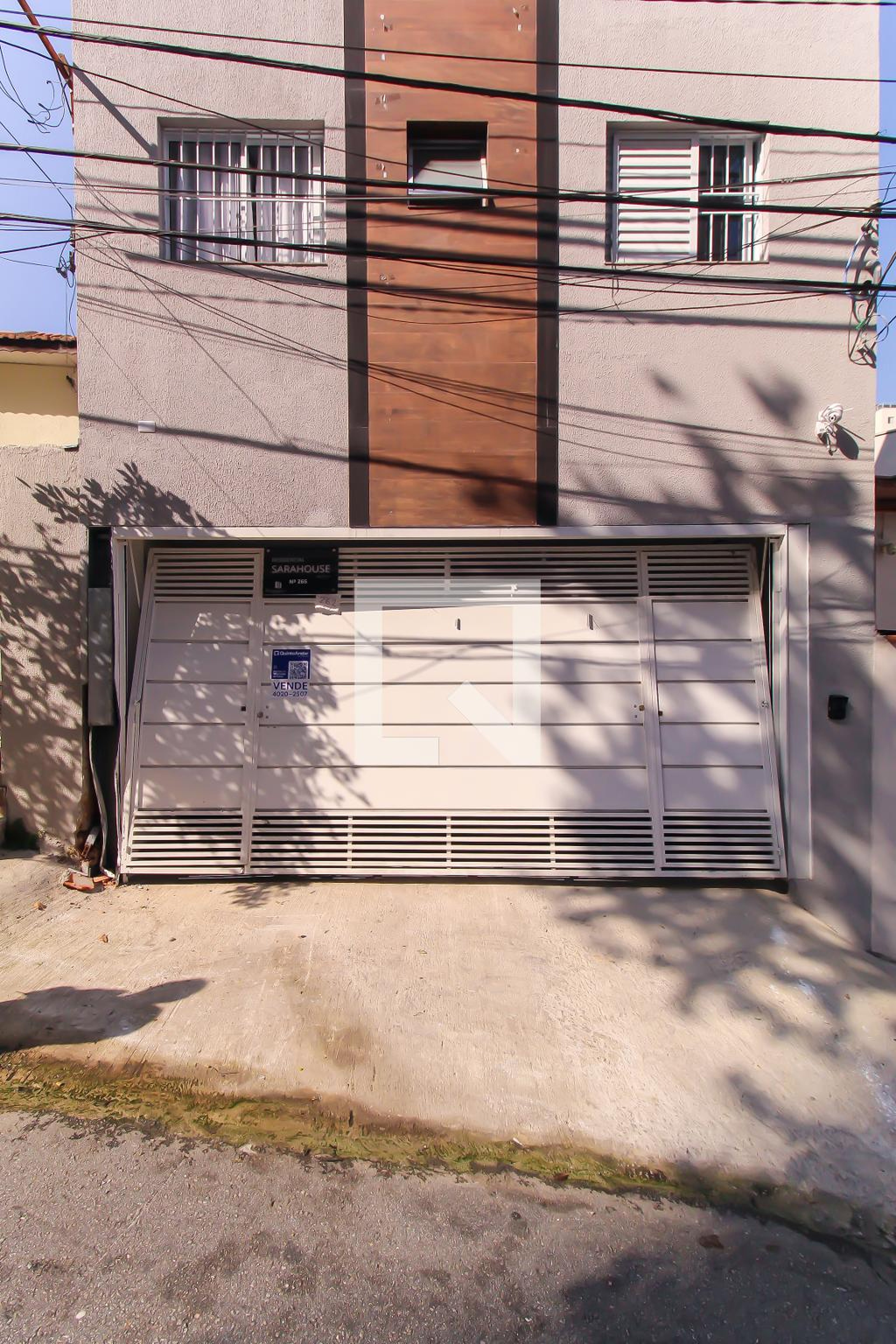 Fachada Condomínio em Rua César Cantu, 266