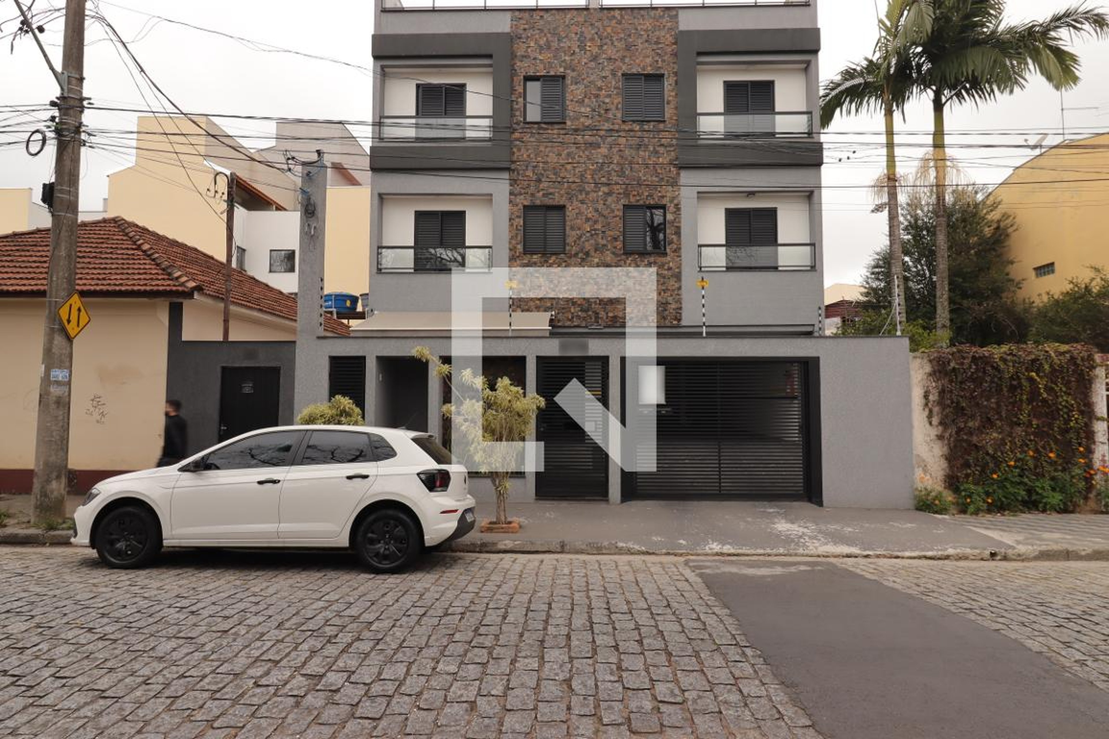 Fachada Condomínio em Praça Carlos Abondante, 576