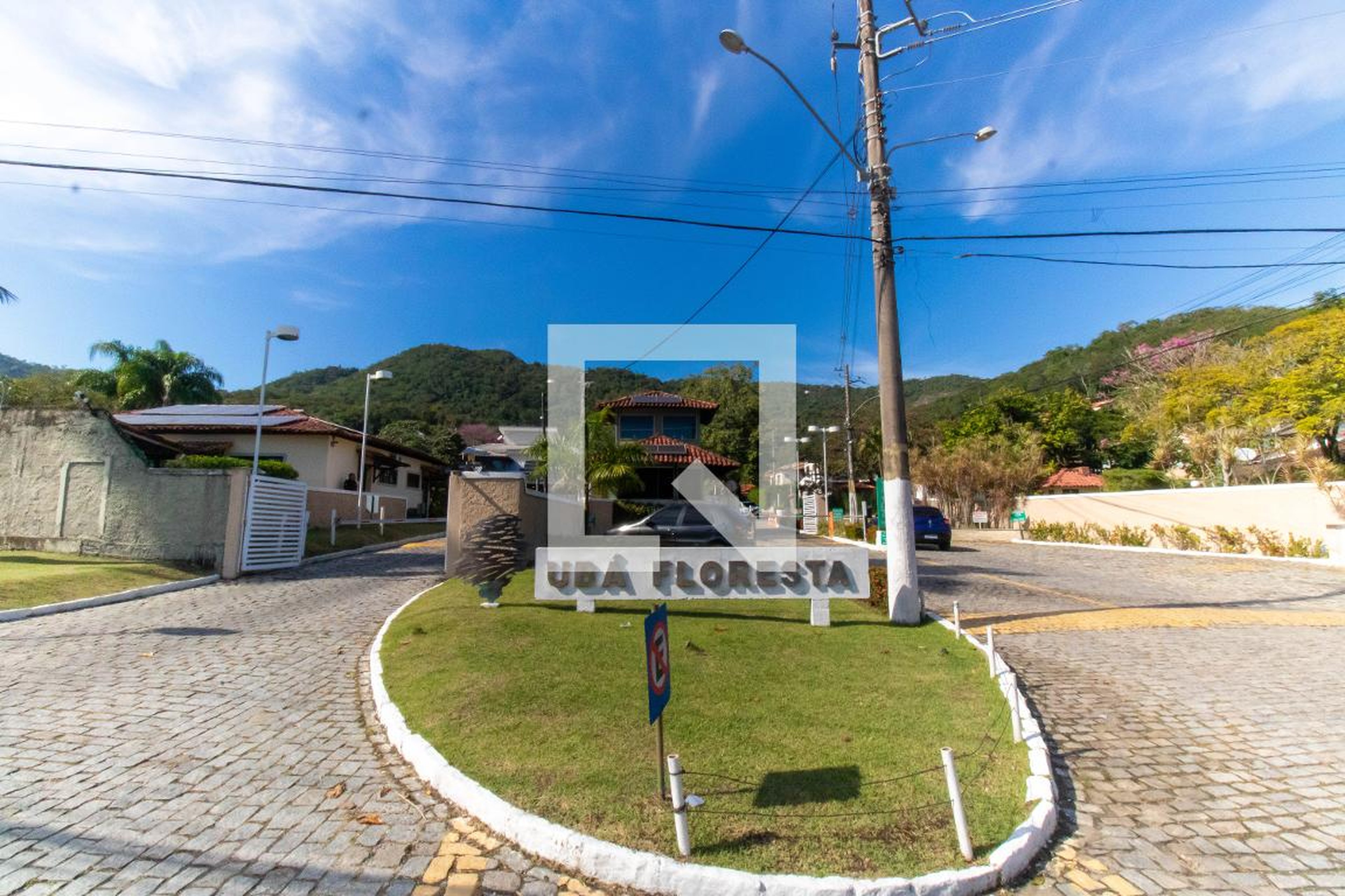 Fachada do Condomínio Condomínio Uba Forest