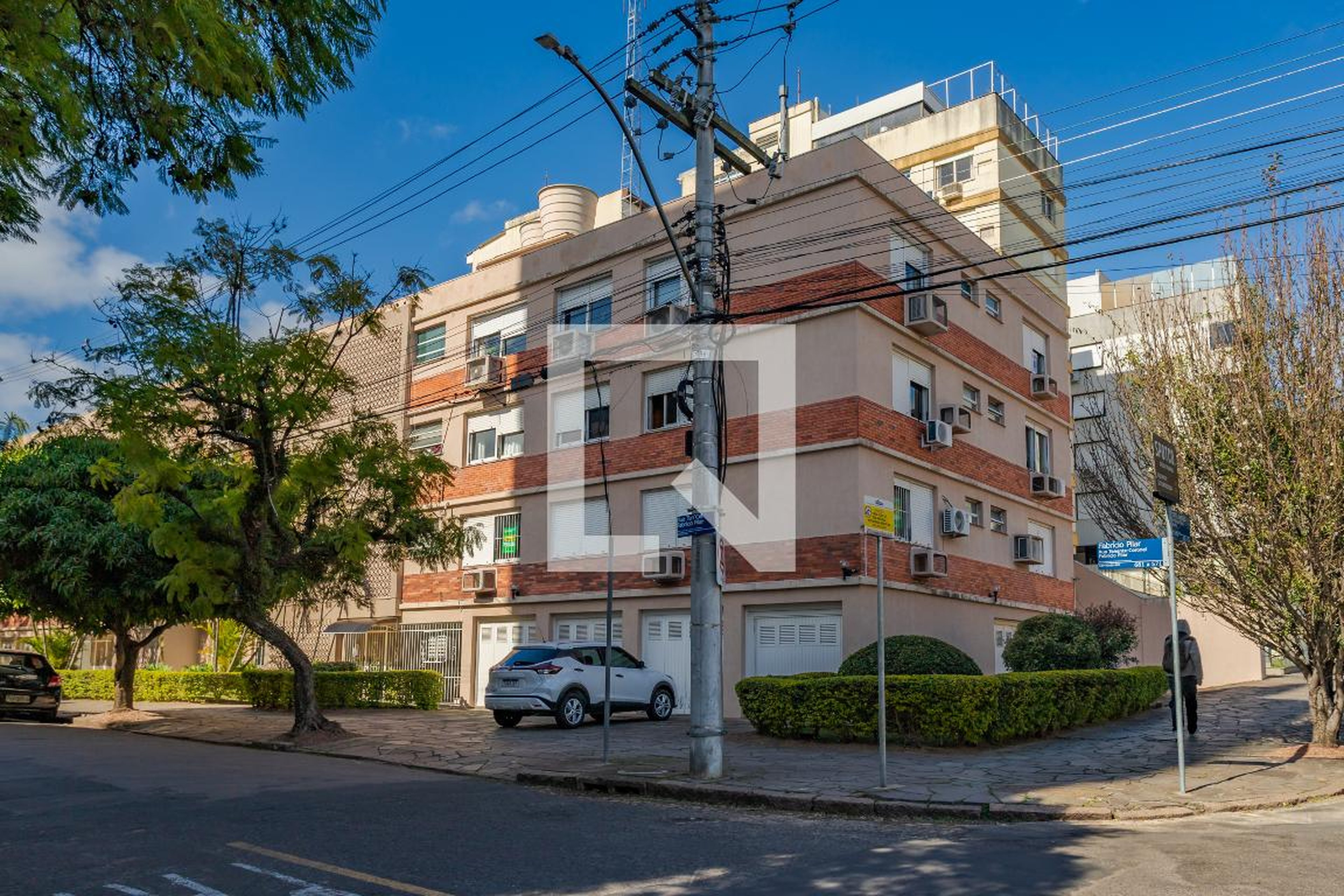 Fachada Condomínio em Rua Tenente Coronel Fabricio Pillar, 571