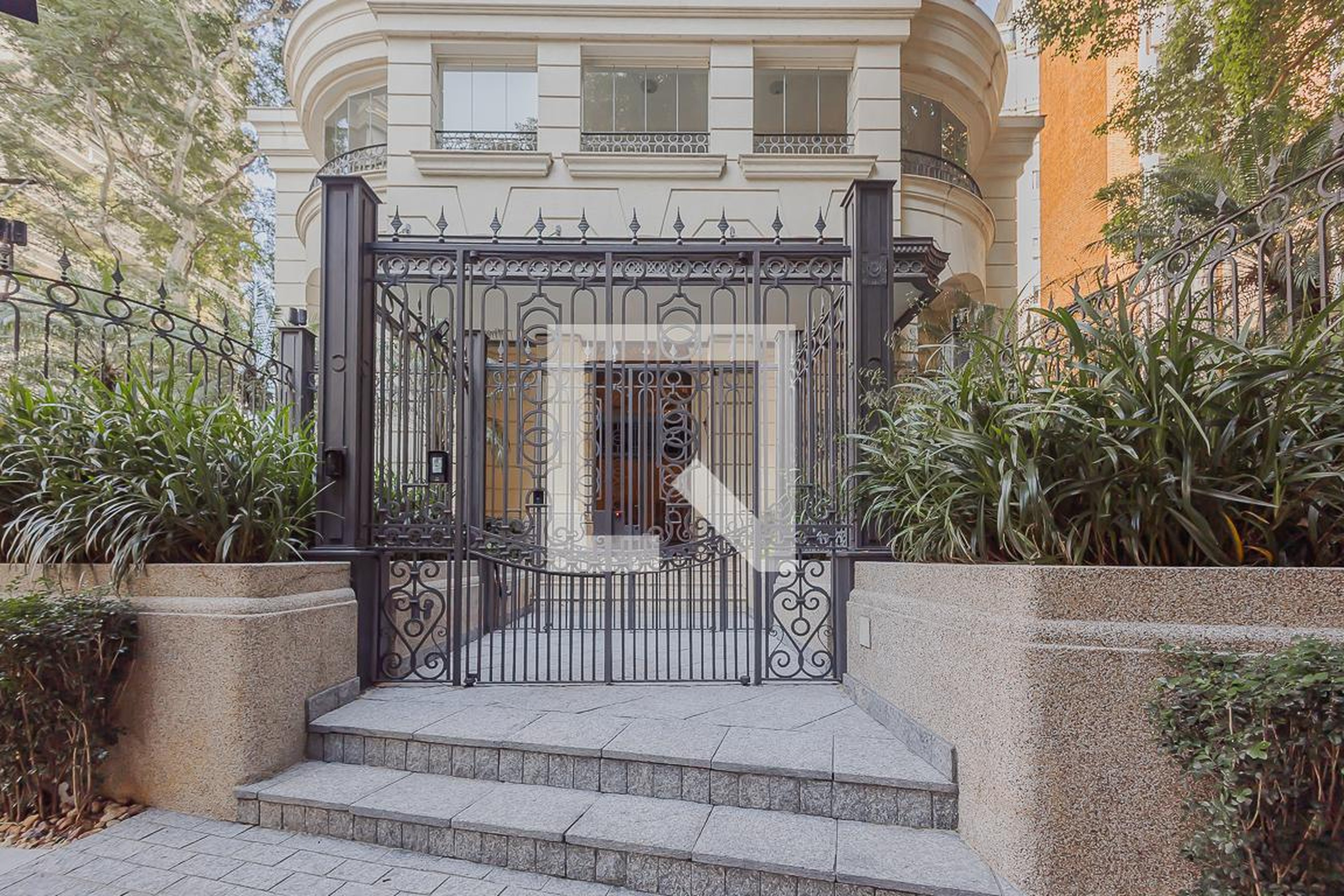 Fachada Condomínio em Rua Frederic Chopin, 180