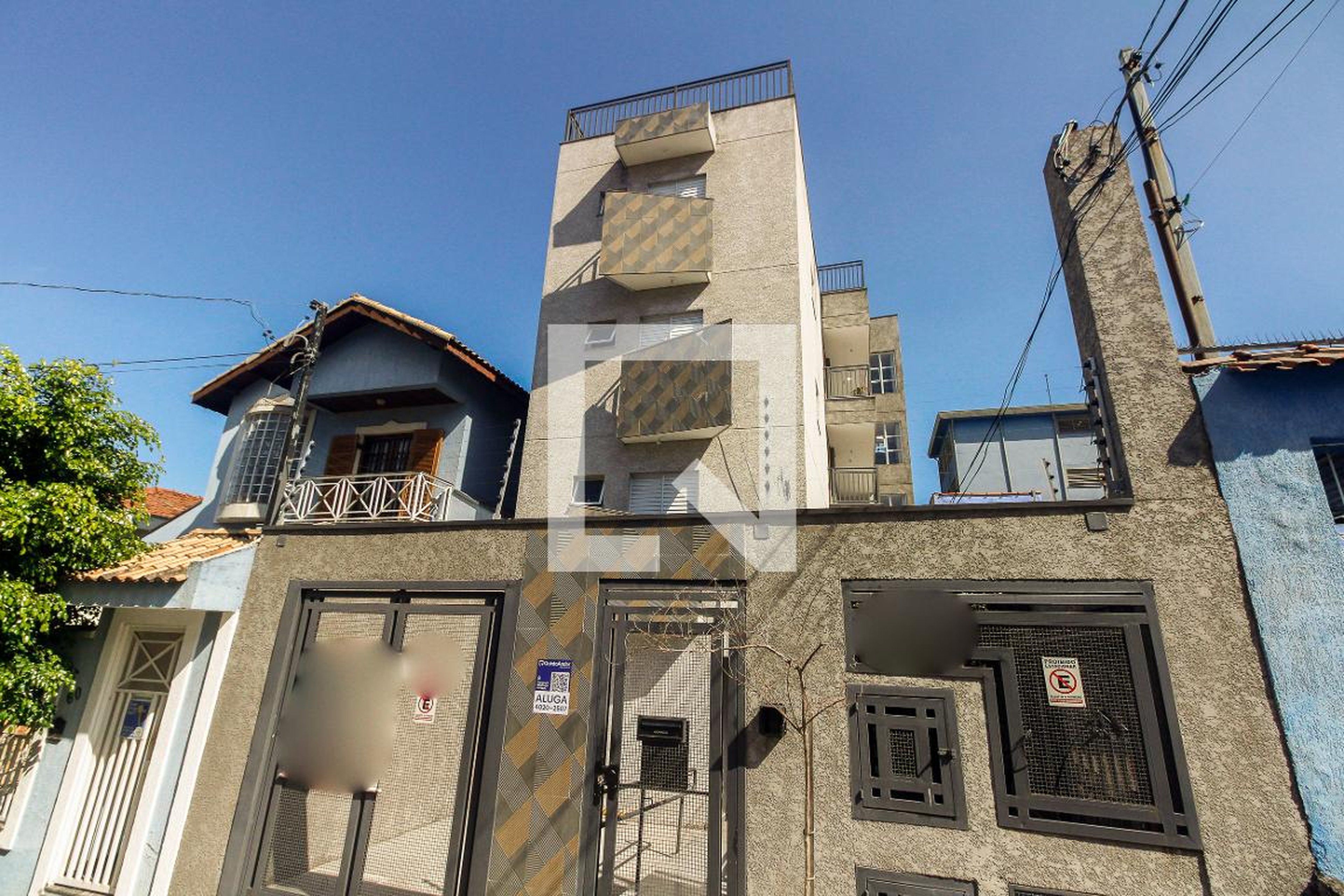 Fachada Condomínio em Rua Maria das Dores, 50