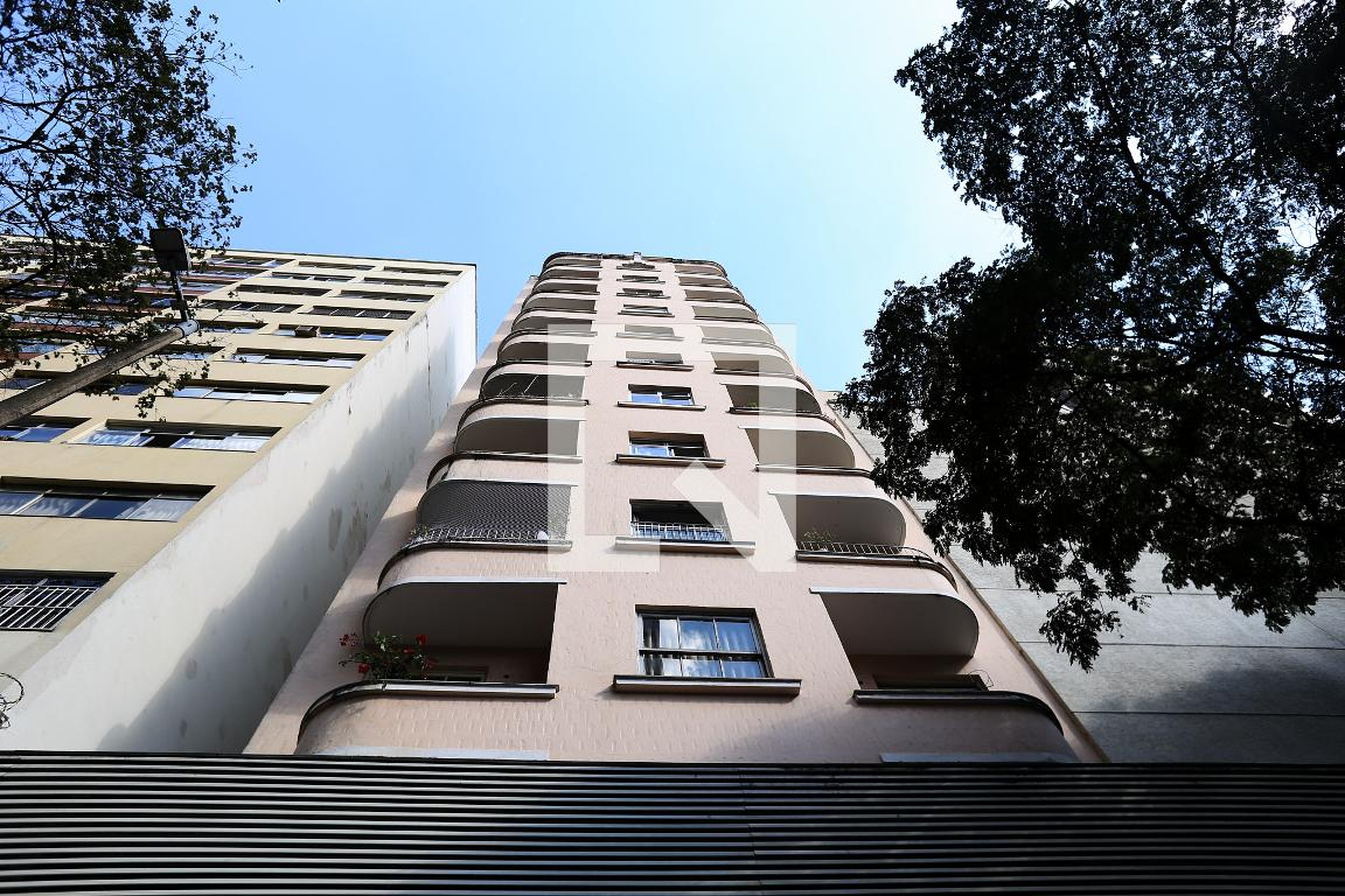 Fachada Condomínio em Rua dos Tupis, 317