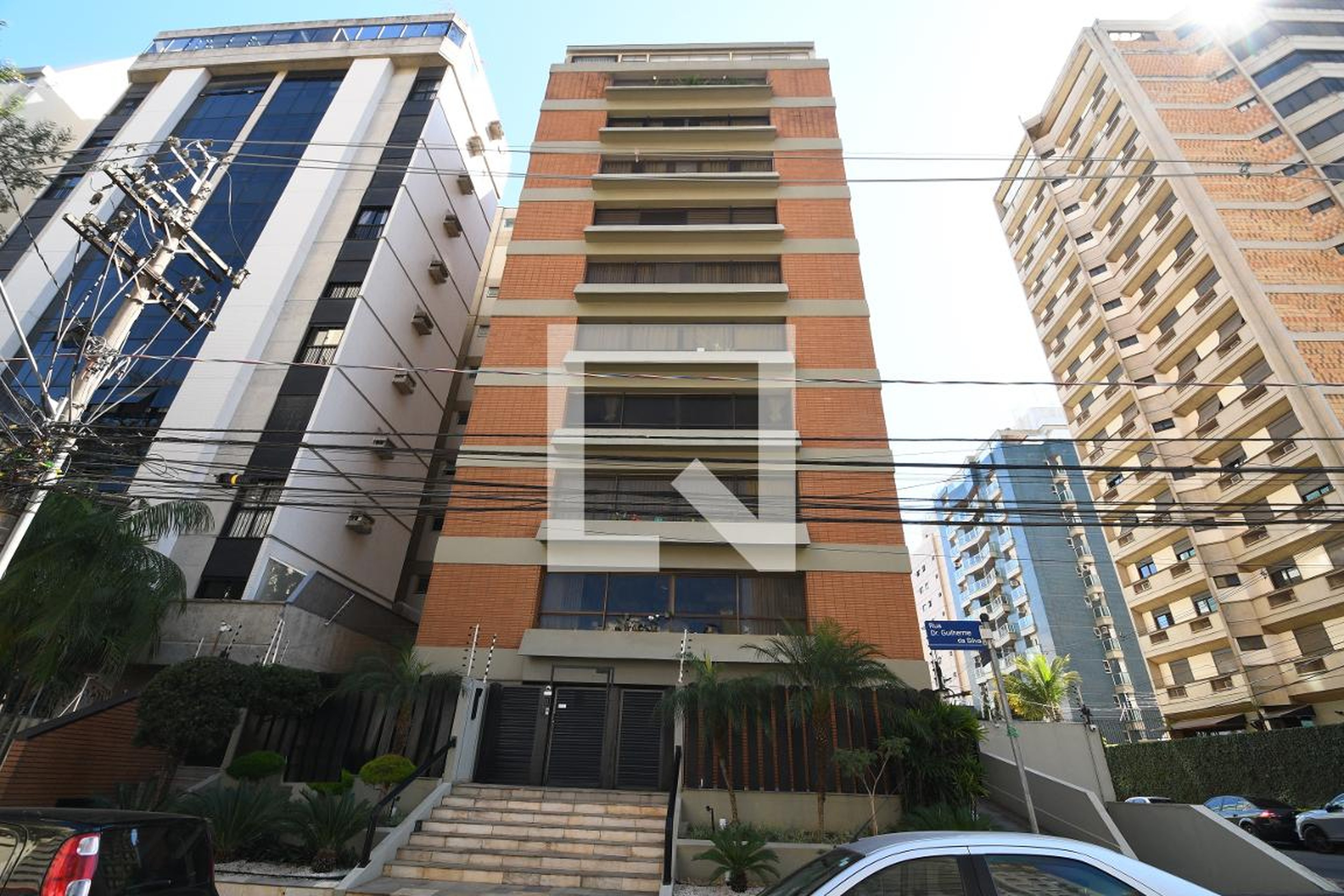 Fachada do Prédio Condomínio em Rua Doutor Guilherme da Silva, 315