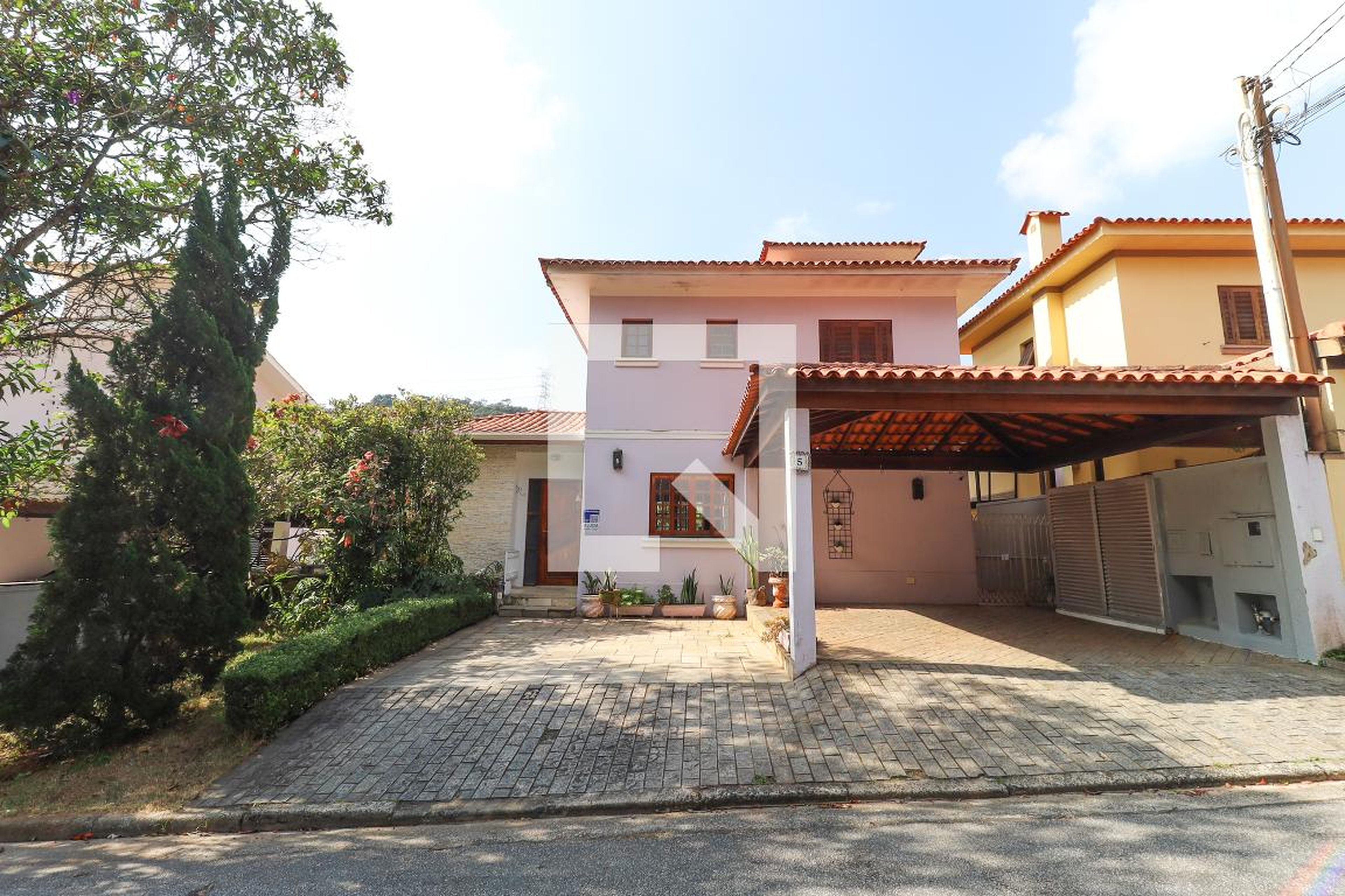 Fachada Condomínio em Rua Mileto, 5