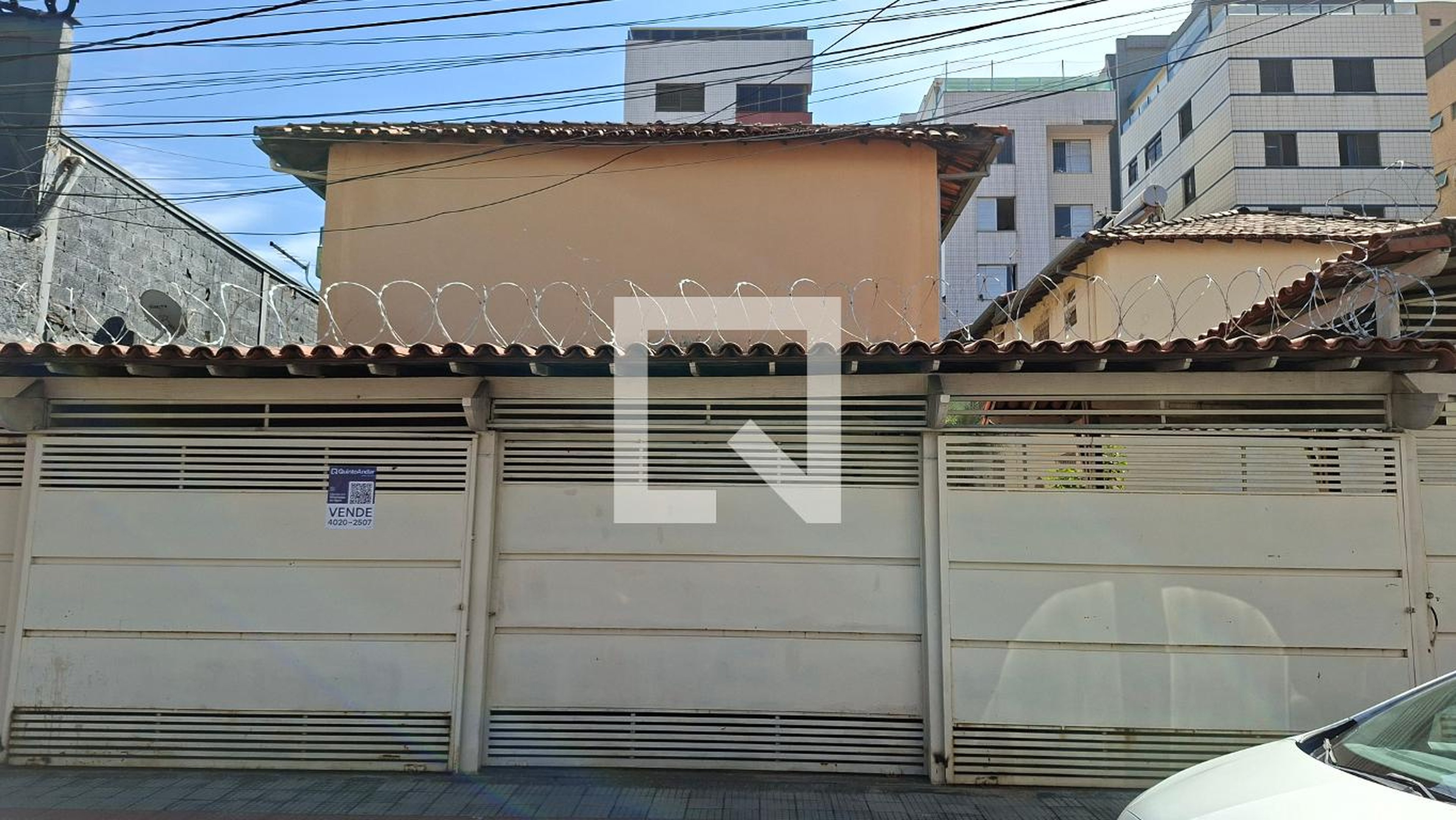 Fachada Condomínio em Rua Desembargador Afonso Lages, 526