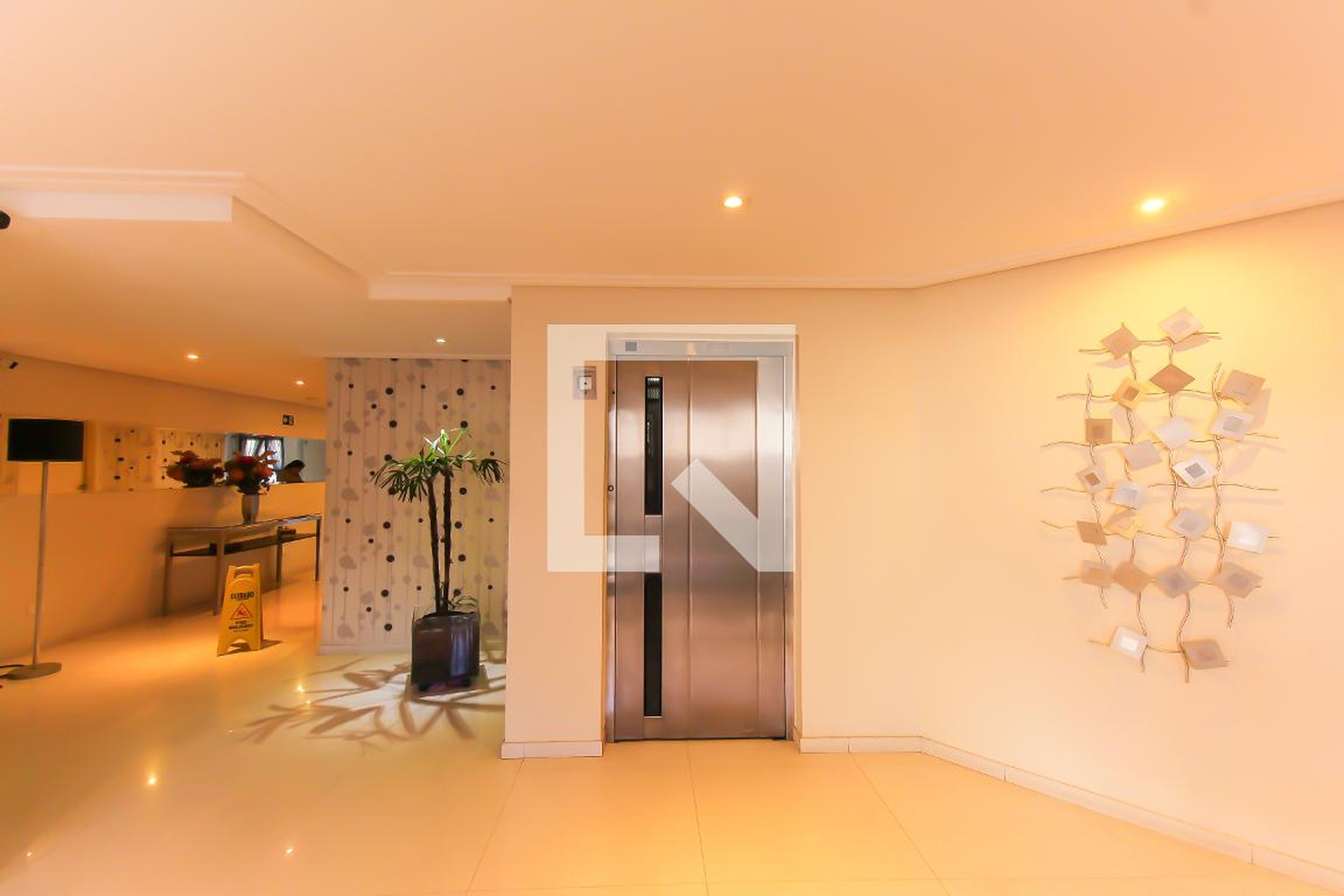 Hall - Edificio Sant Pool