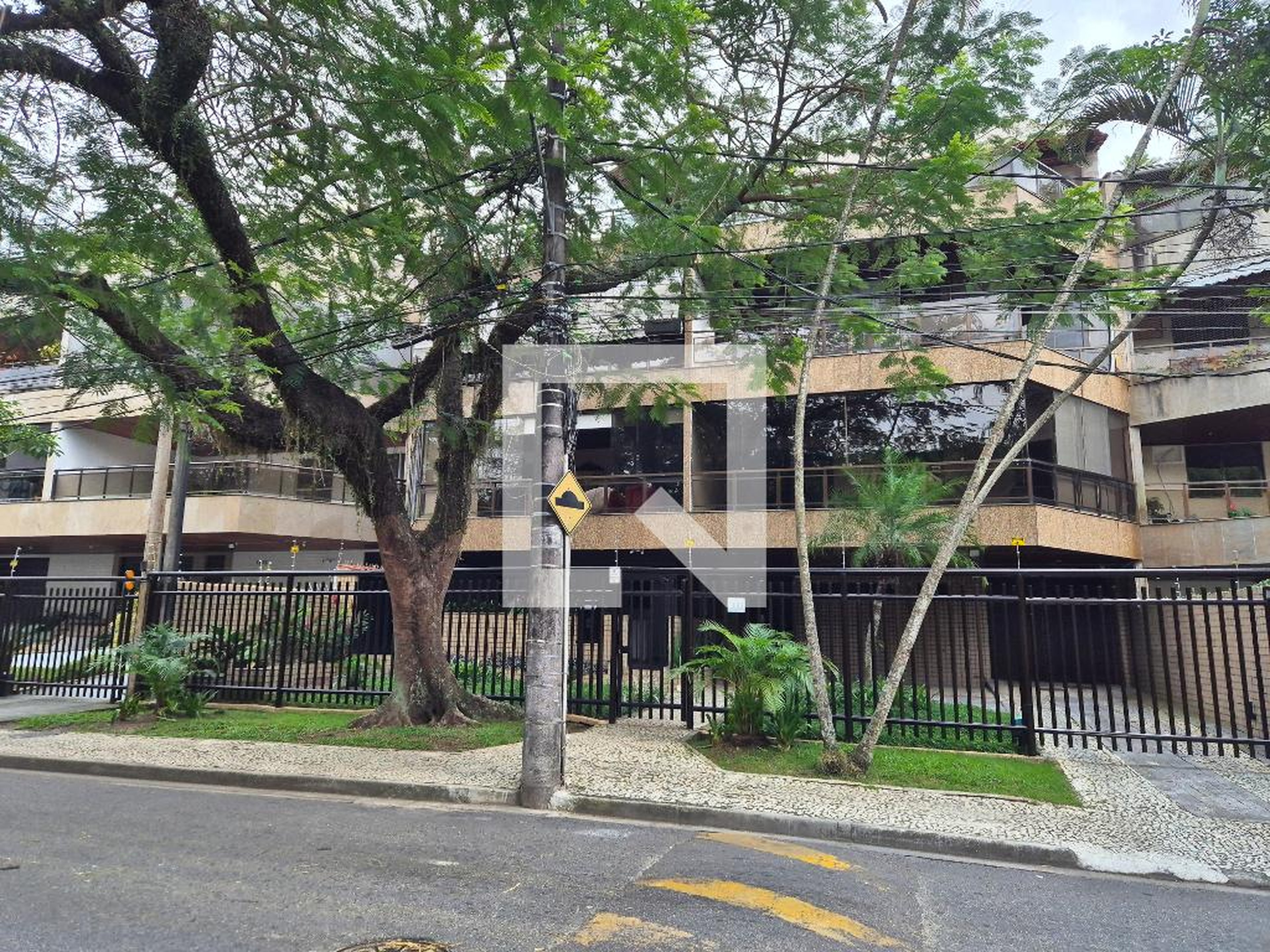 Fachada Condomínio em Avenida Jarbas de Carvalho, 1143