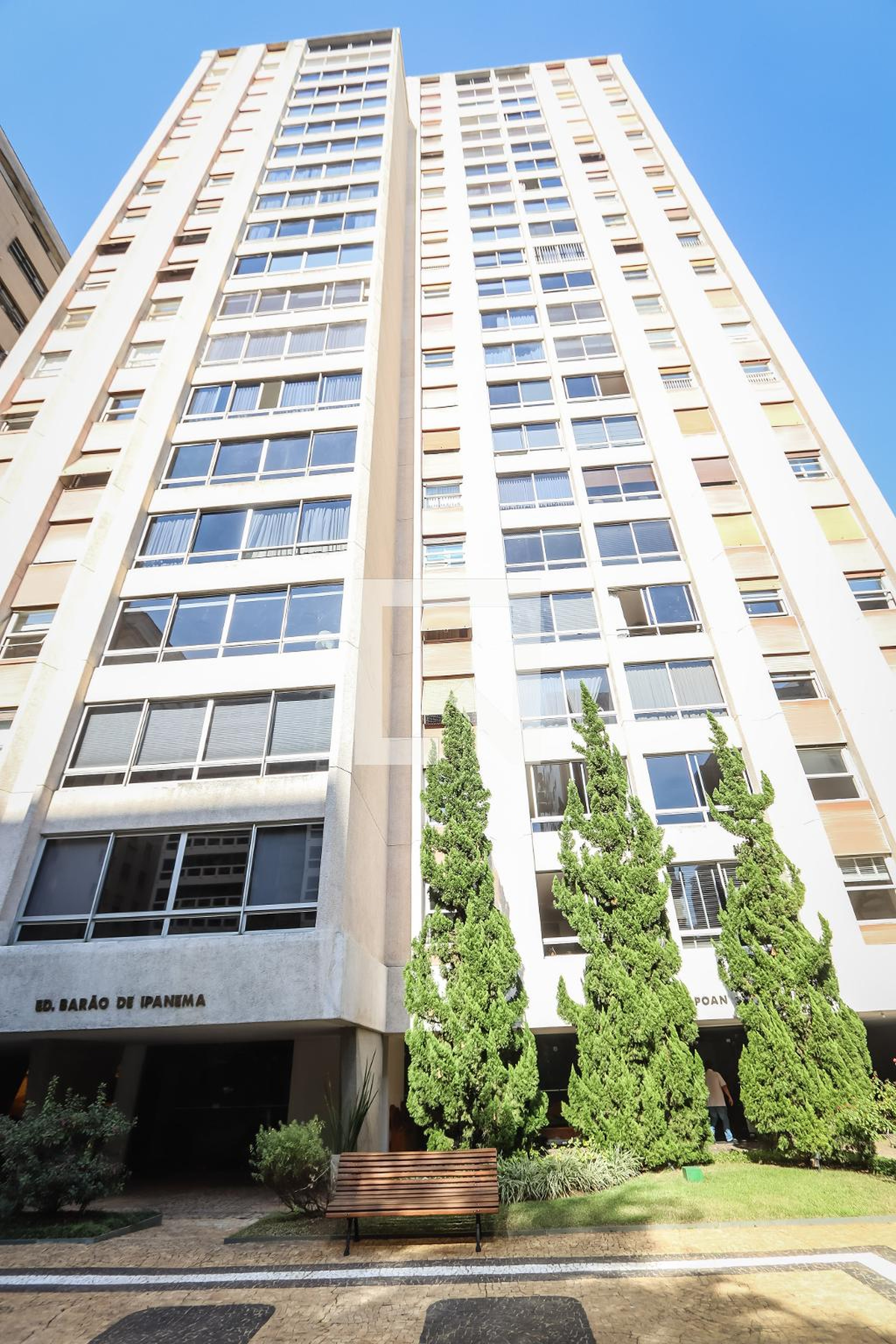 Prédio Condomínio Barão de Itapoan e Ipanema