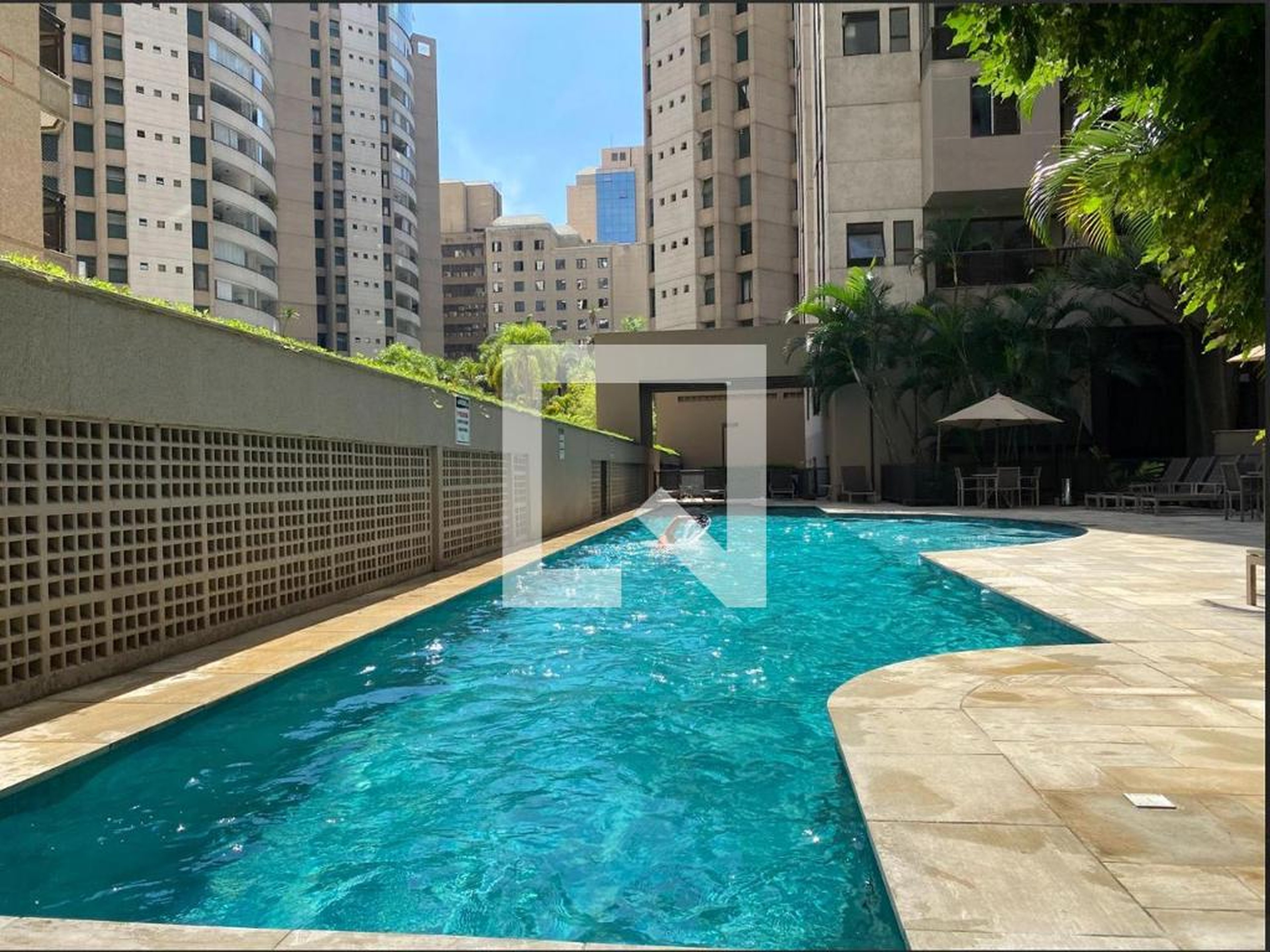 Piscina - Edifício Twins Towers - (Moema, SP)