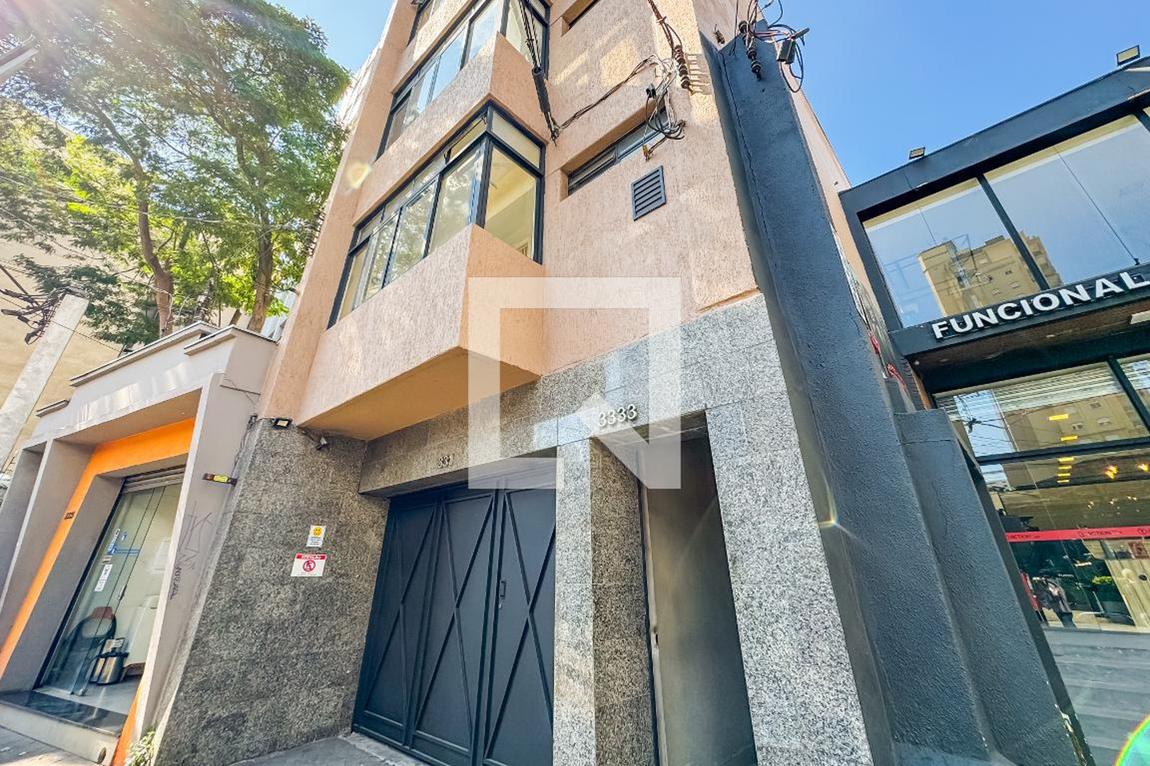 Fachada Condomínio em Rua Vergueiro, 3333