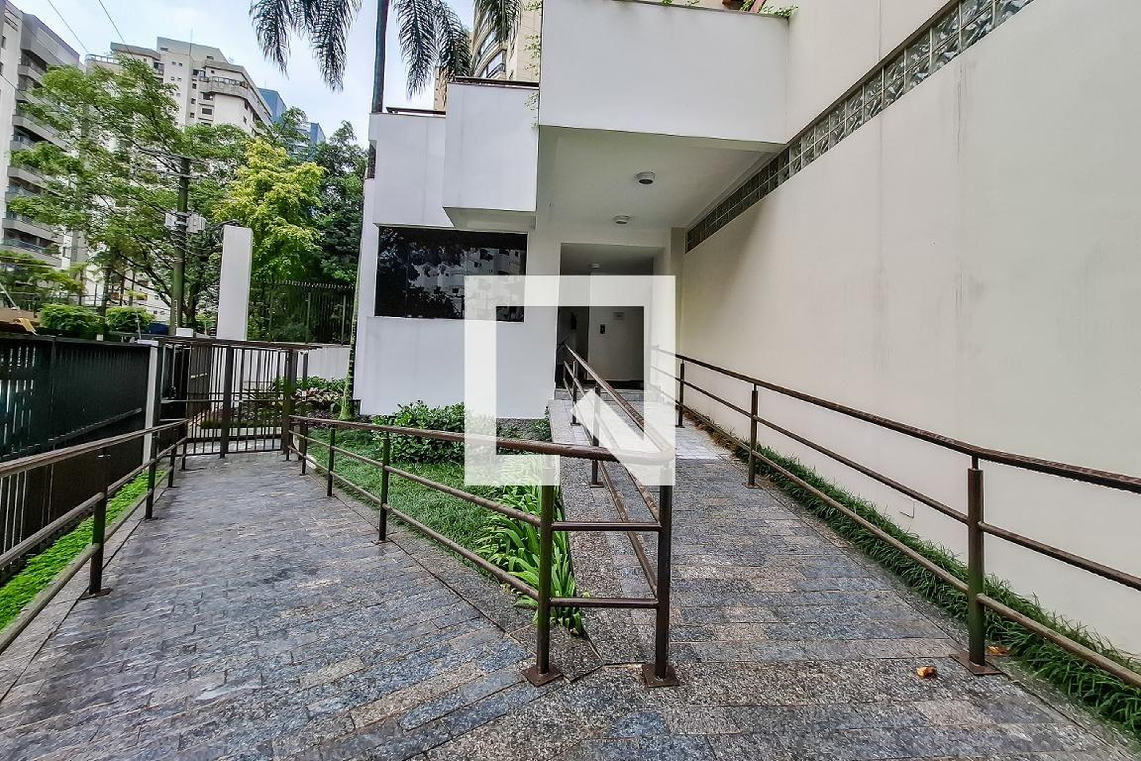 Entrada - Edifício Flamboyant