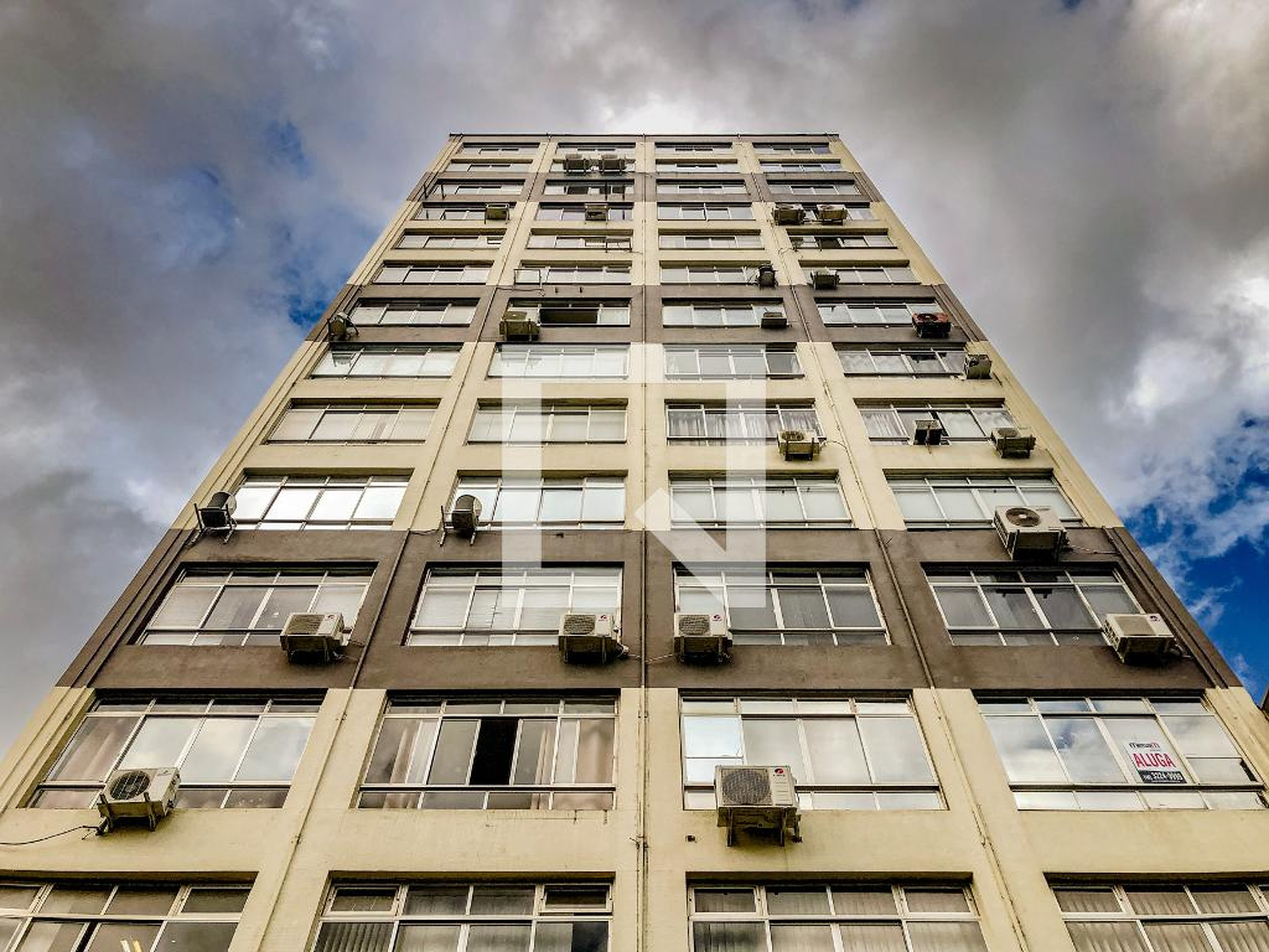Fachada Condomínio em Rua Felipe Schmidt, 390