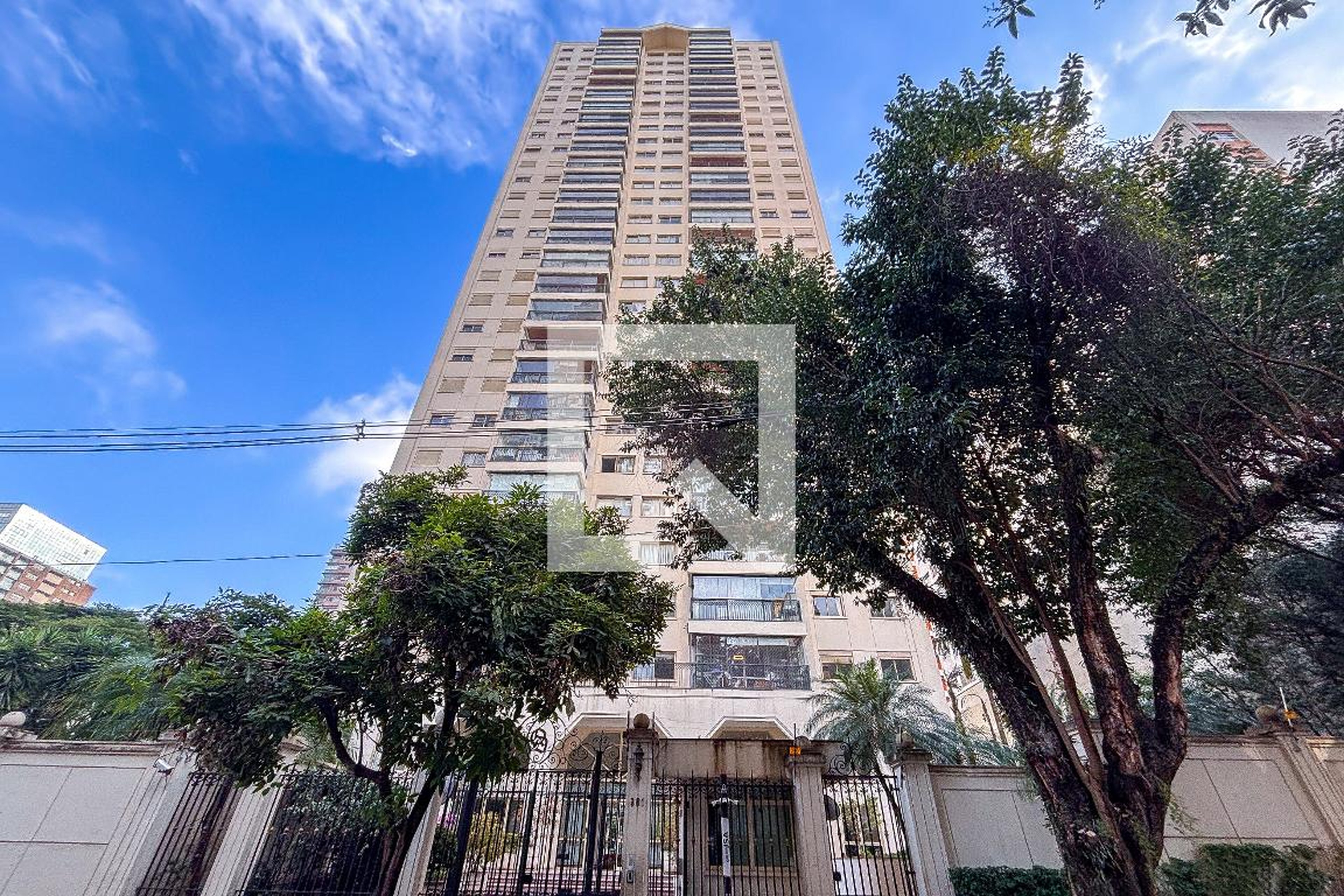 Fachada Condomínio Quartier D'Or