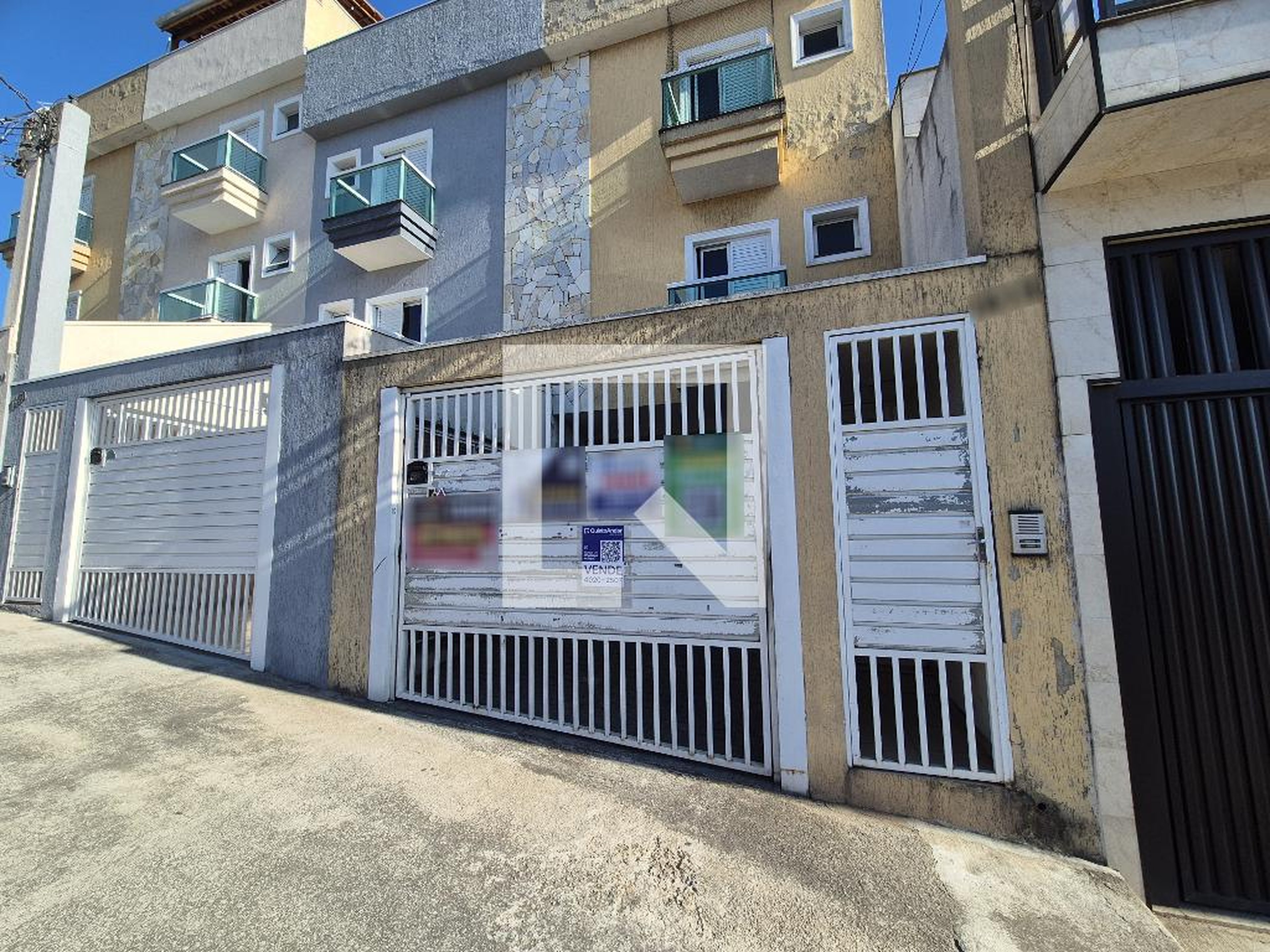 Fachada Condomínio em Rua Evangelista de Souza, 1412