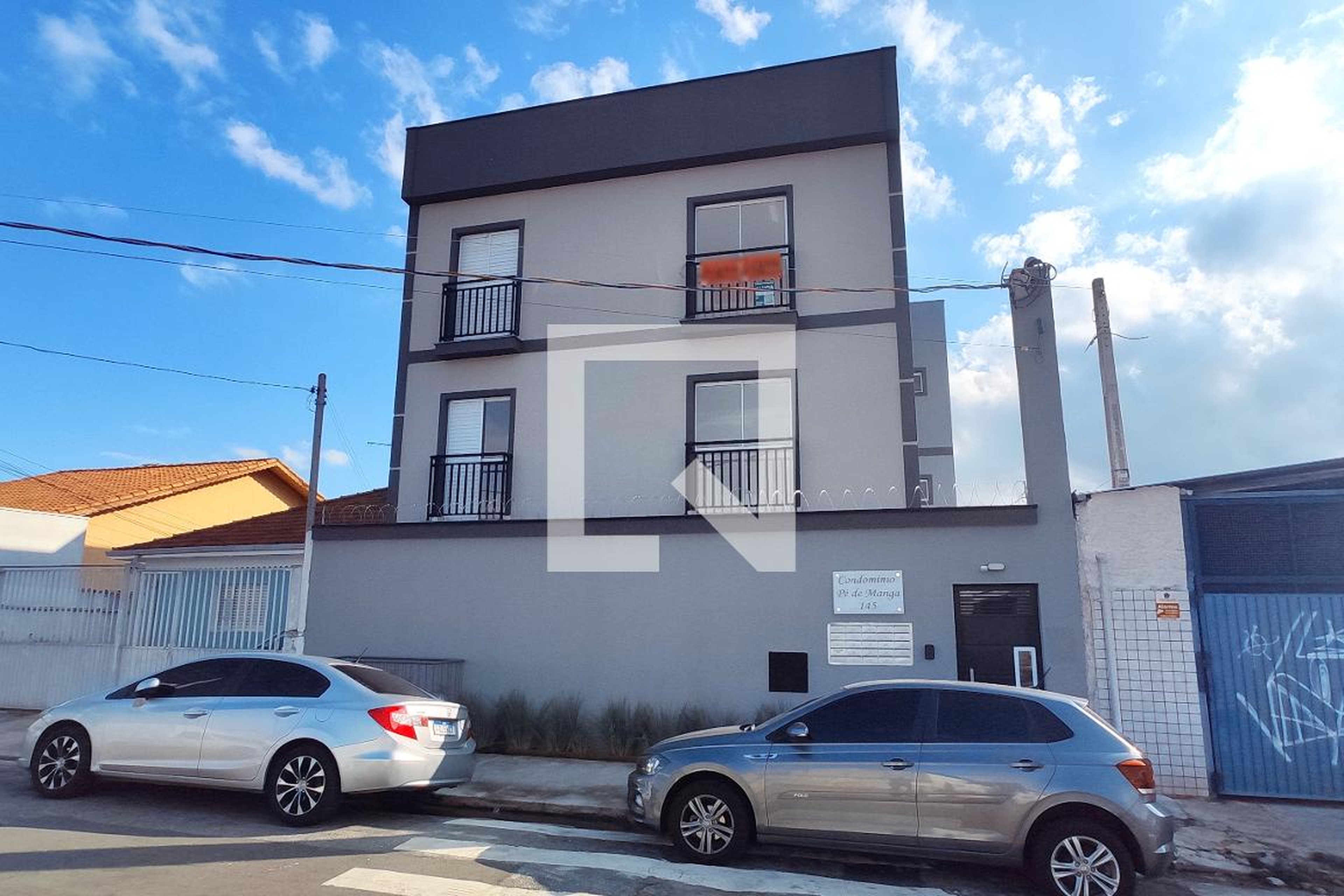 Fachada Condomínio em Rua Doutor Azor Montenegro, 143