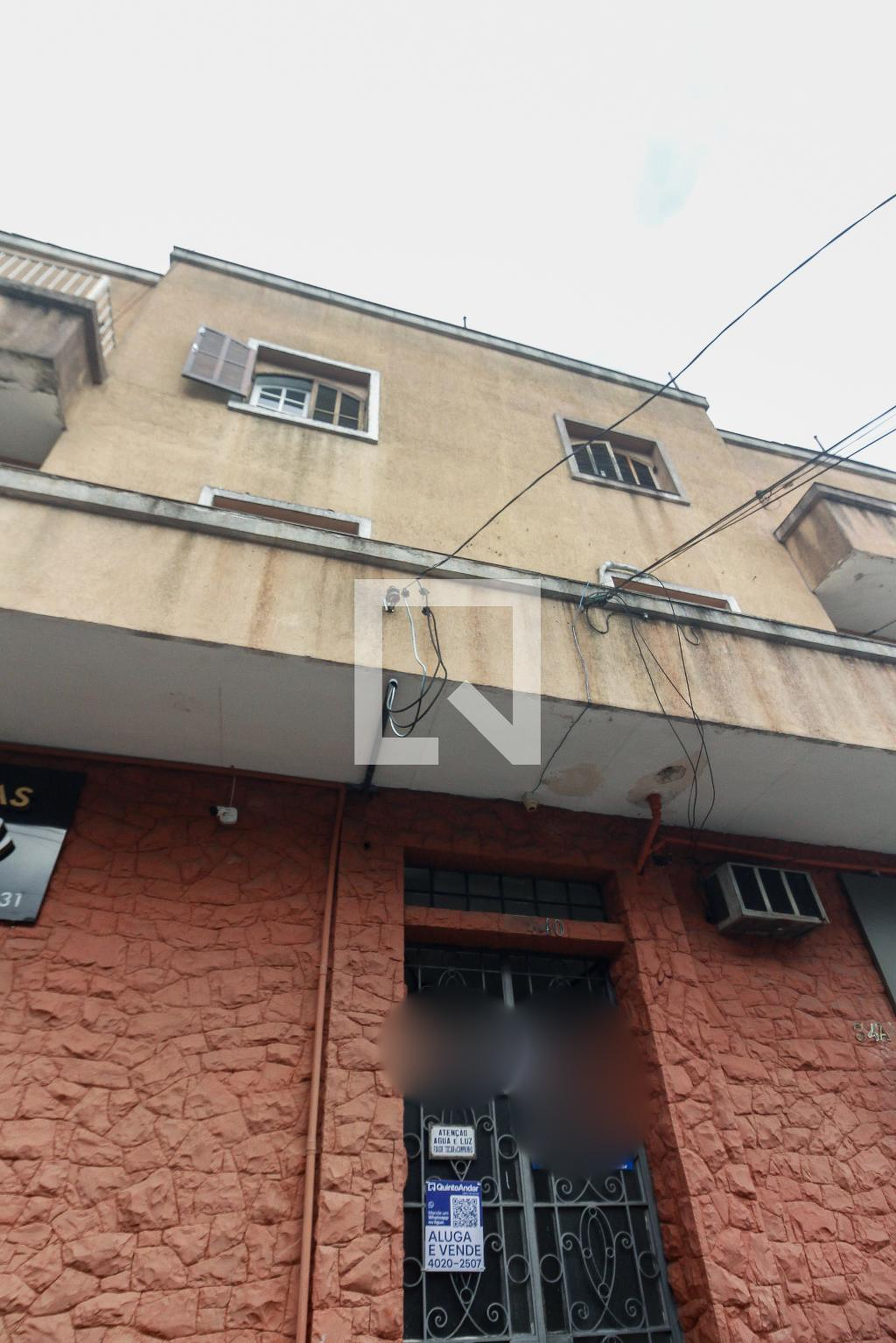 Fachada Condomínio em Rua Doutor Ernesto Mariano, 40