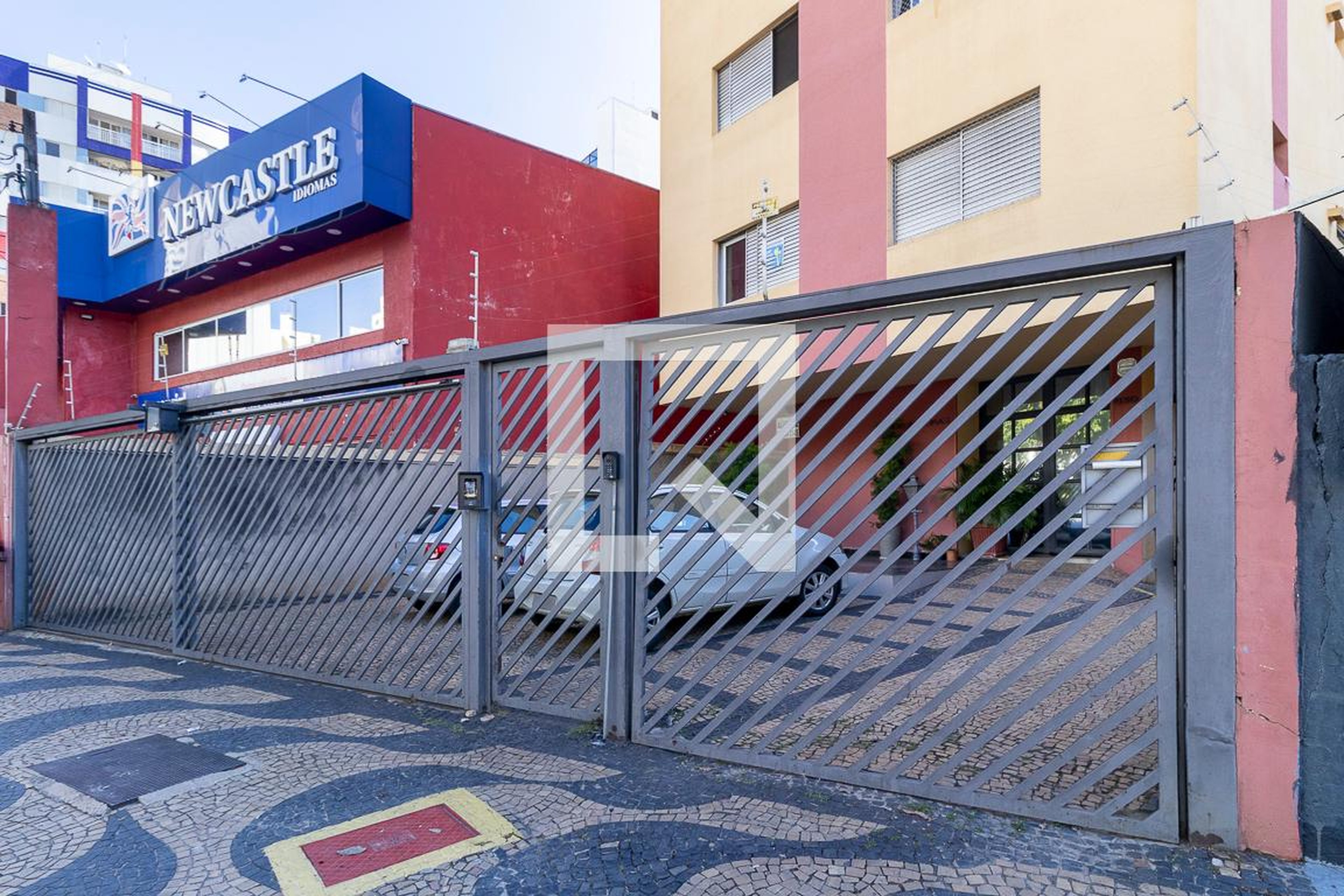 Fachada Condomínio em Avenida Orosimbo Maia, 639