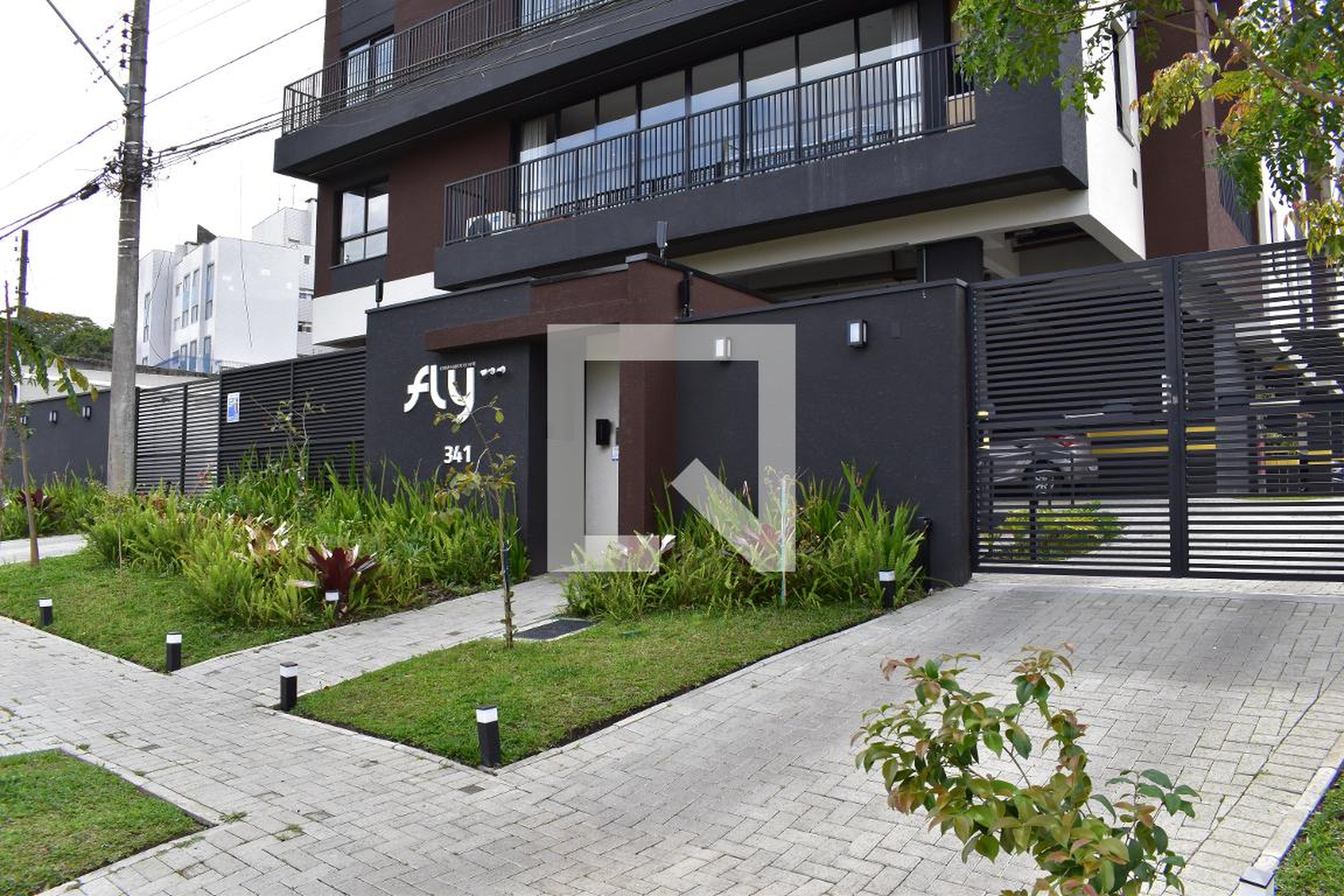 Fachada do prédio Condomínio em Rua Vitória, 341