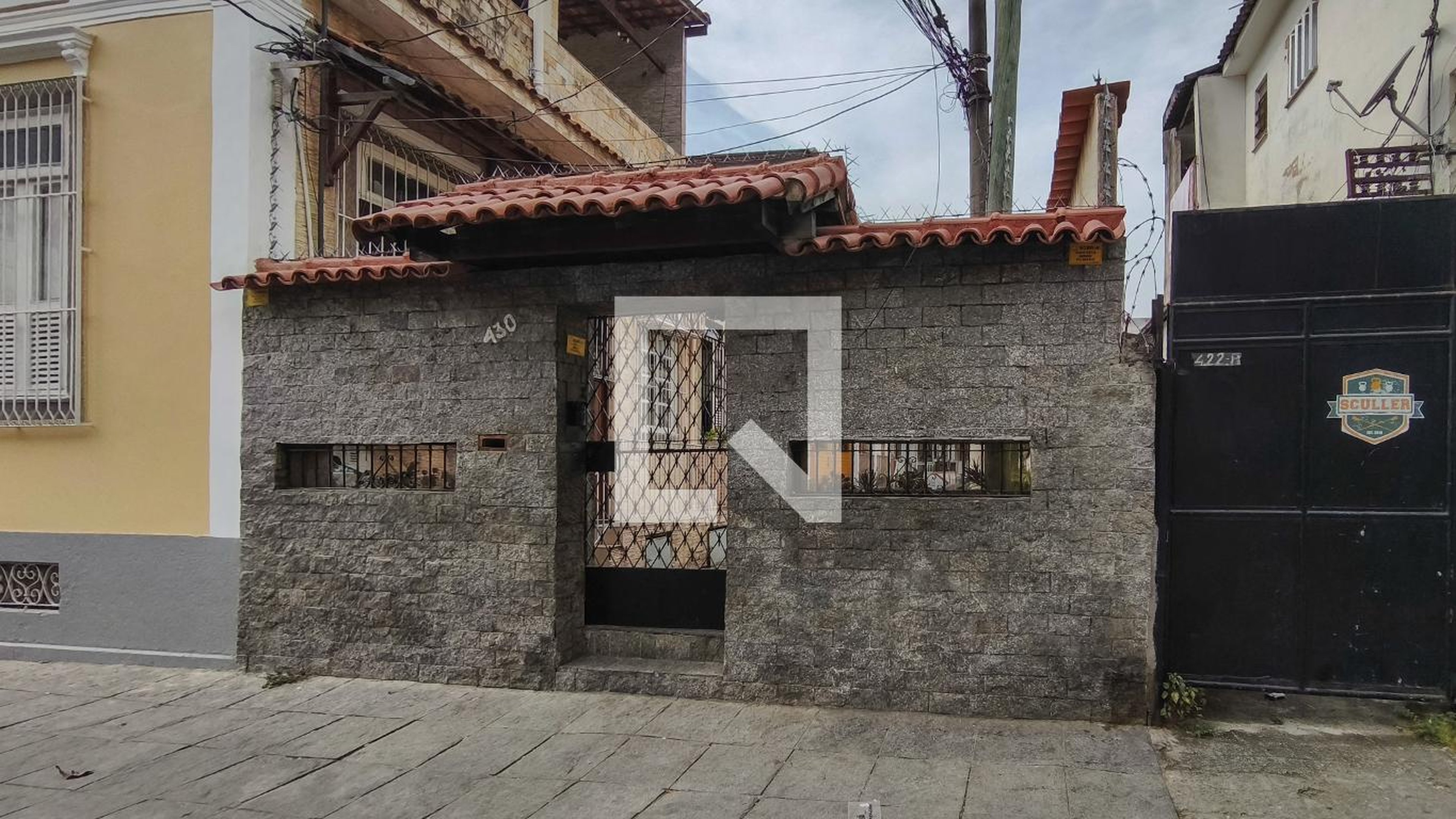 Fachada Condomínio em Rua Souza Franco, 430