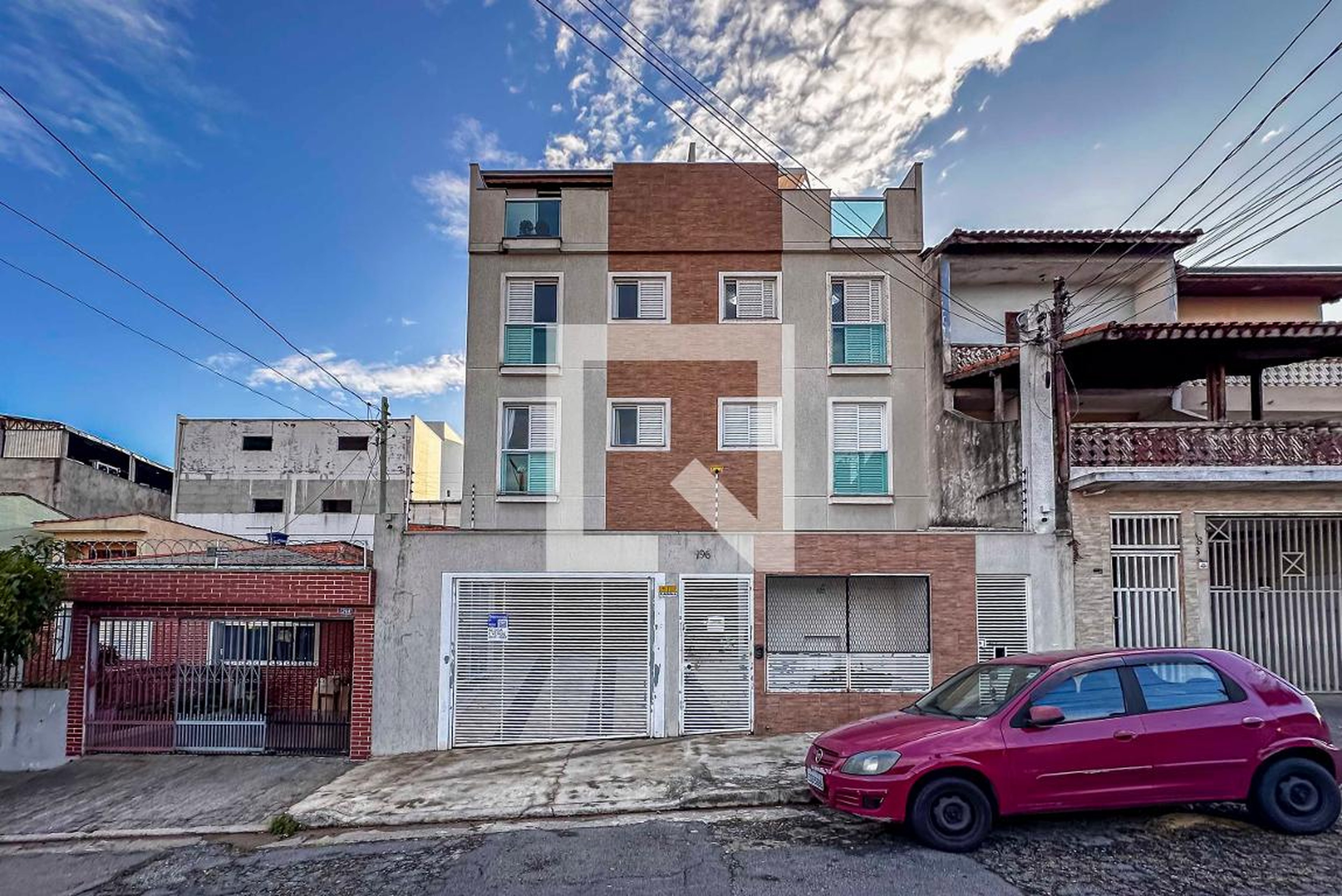 Fachada Condomínio em Rua Ararima, 196