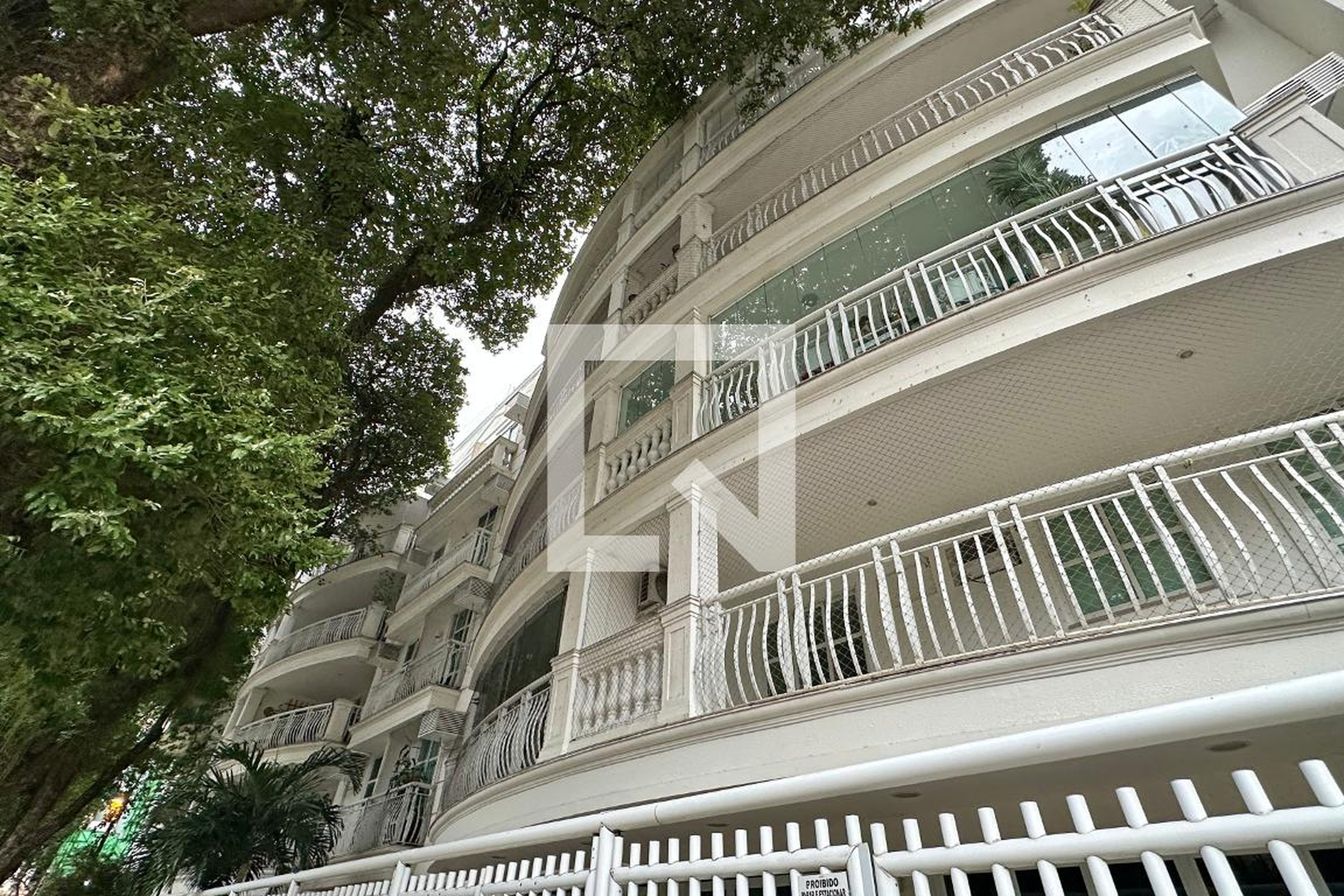 Fachada Condomínio Saint Claire