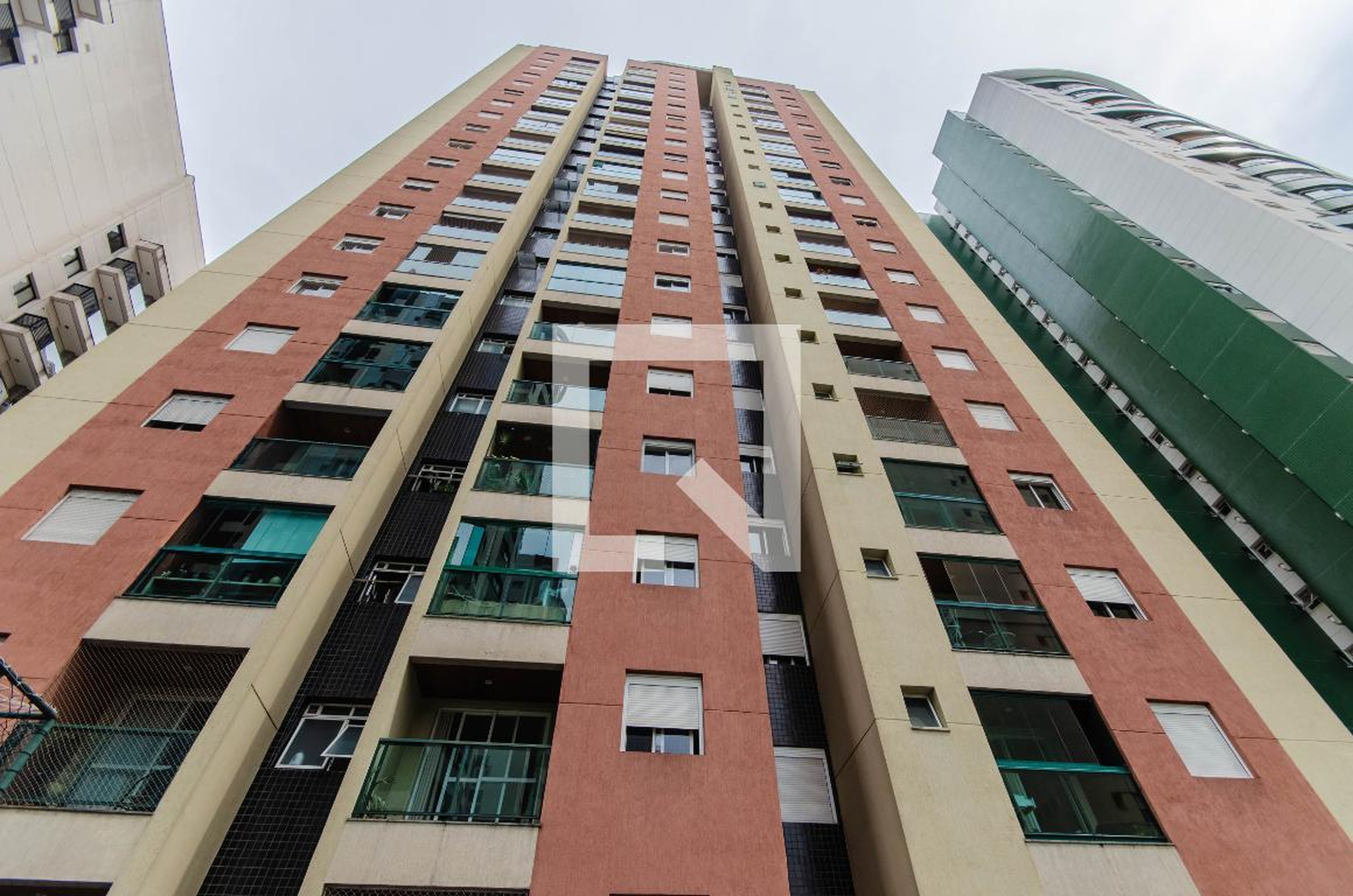 Fachada do Prédio Condomínio Carmel