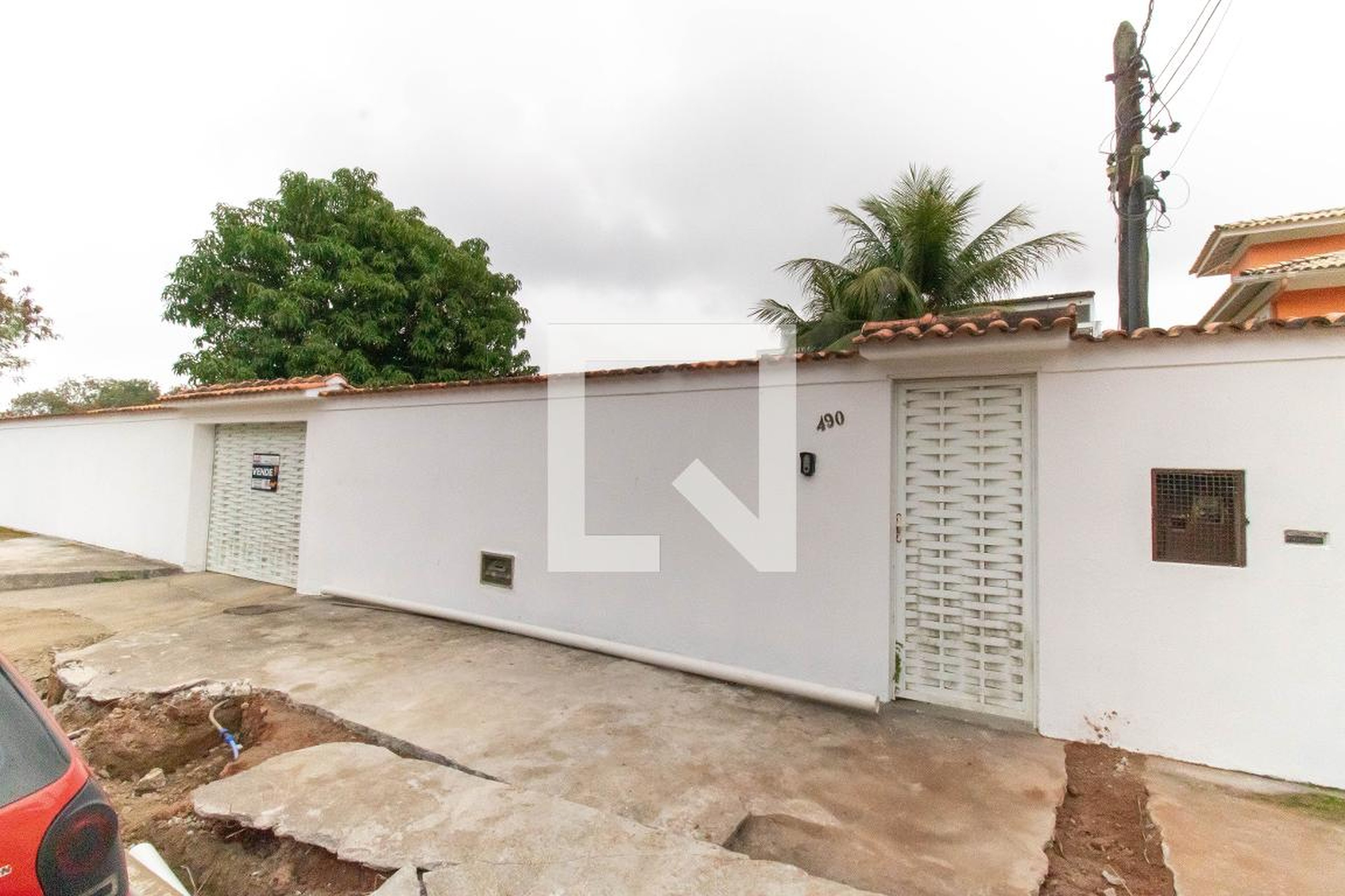 Fachada Condomínio em Rua Luís Eduardo Lôbo, 490