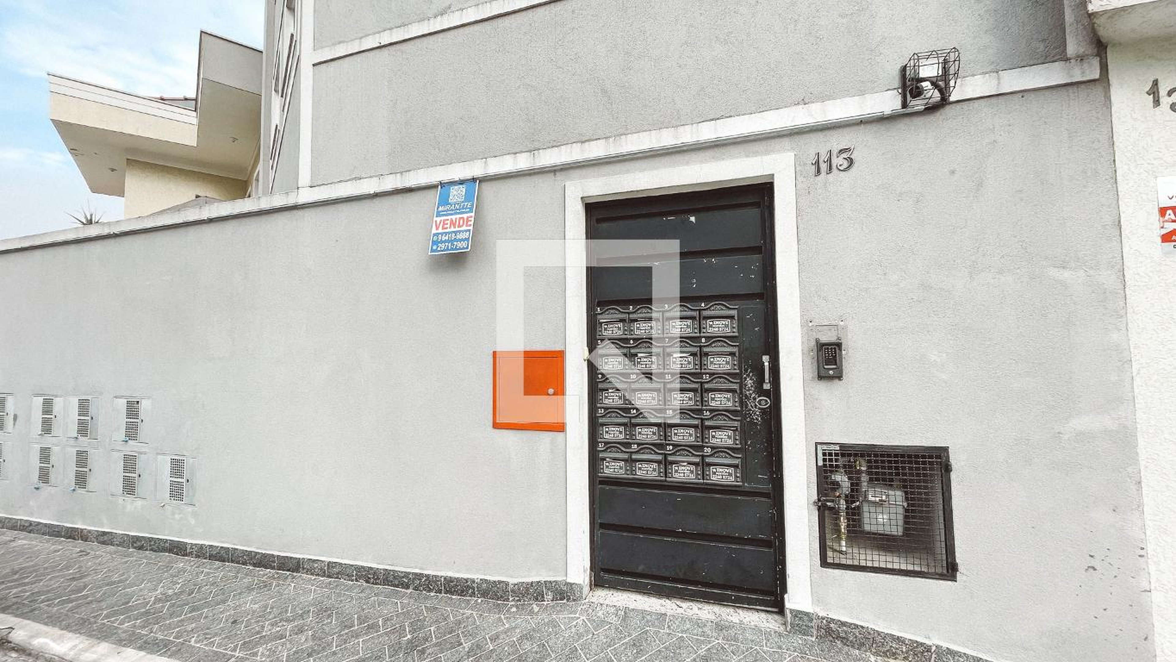 Fachada do Prédio Condomínio em Rua Mira Estrela, 113